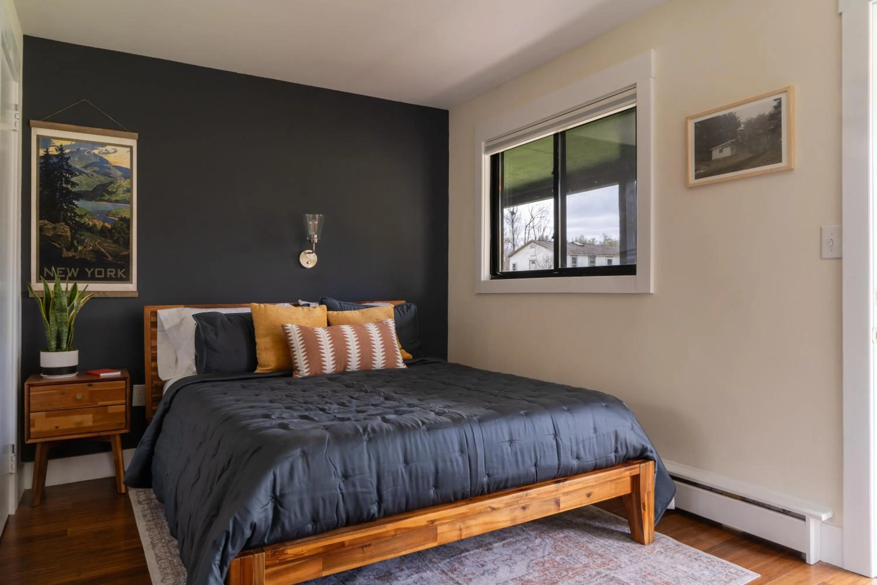 Bed in The Willow, Catskill