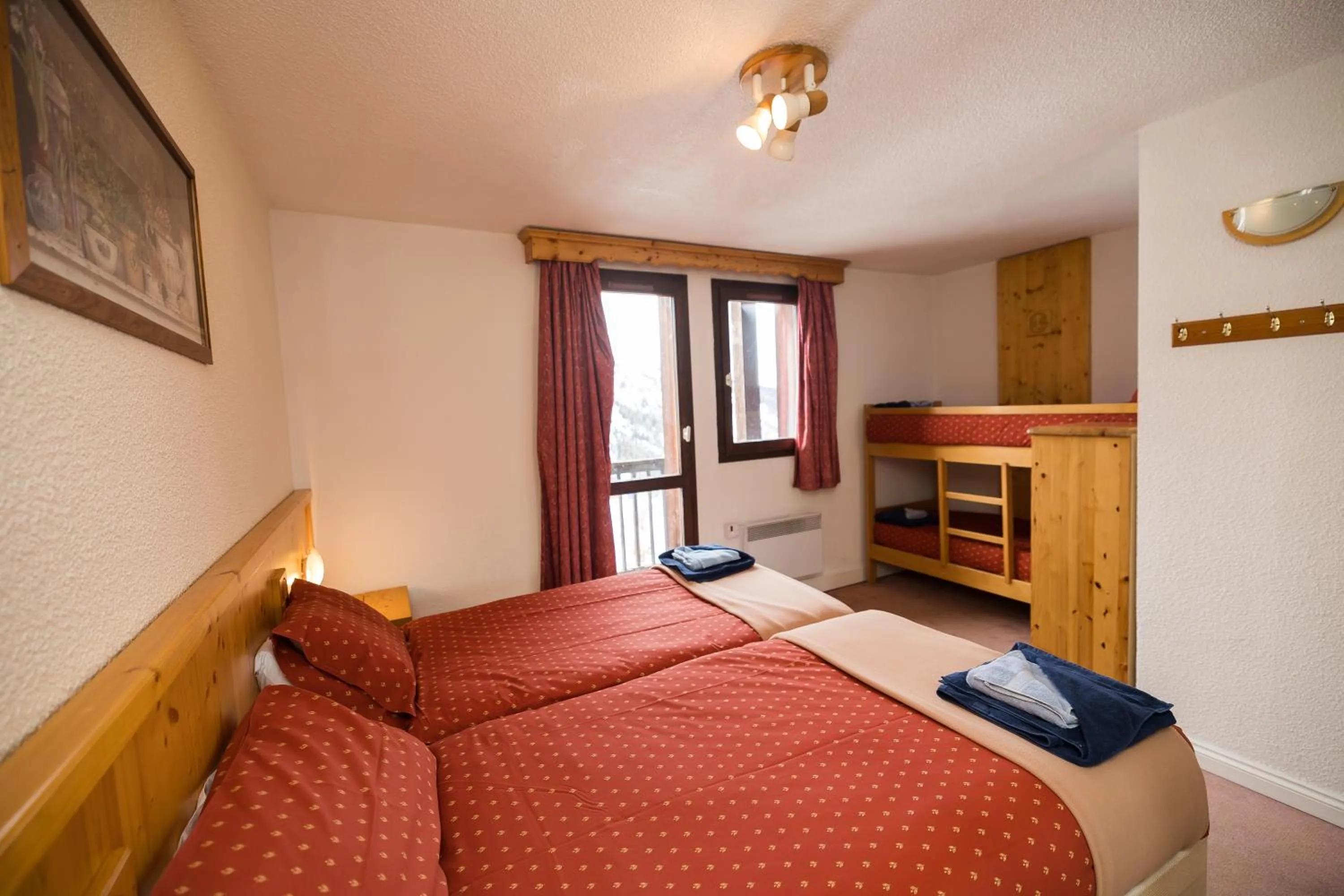 Bedroom, Bed in Hotel l'Aigle