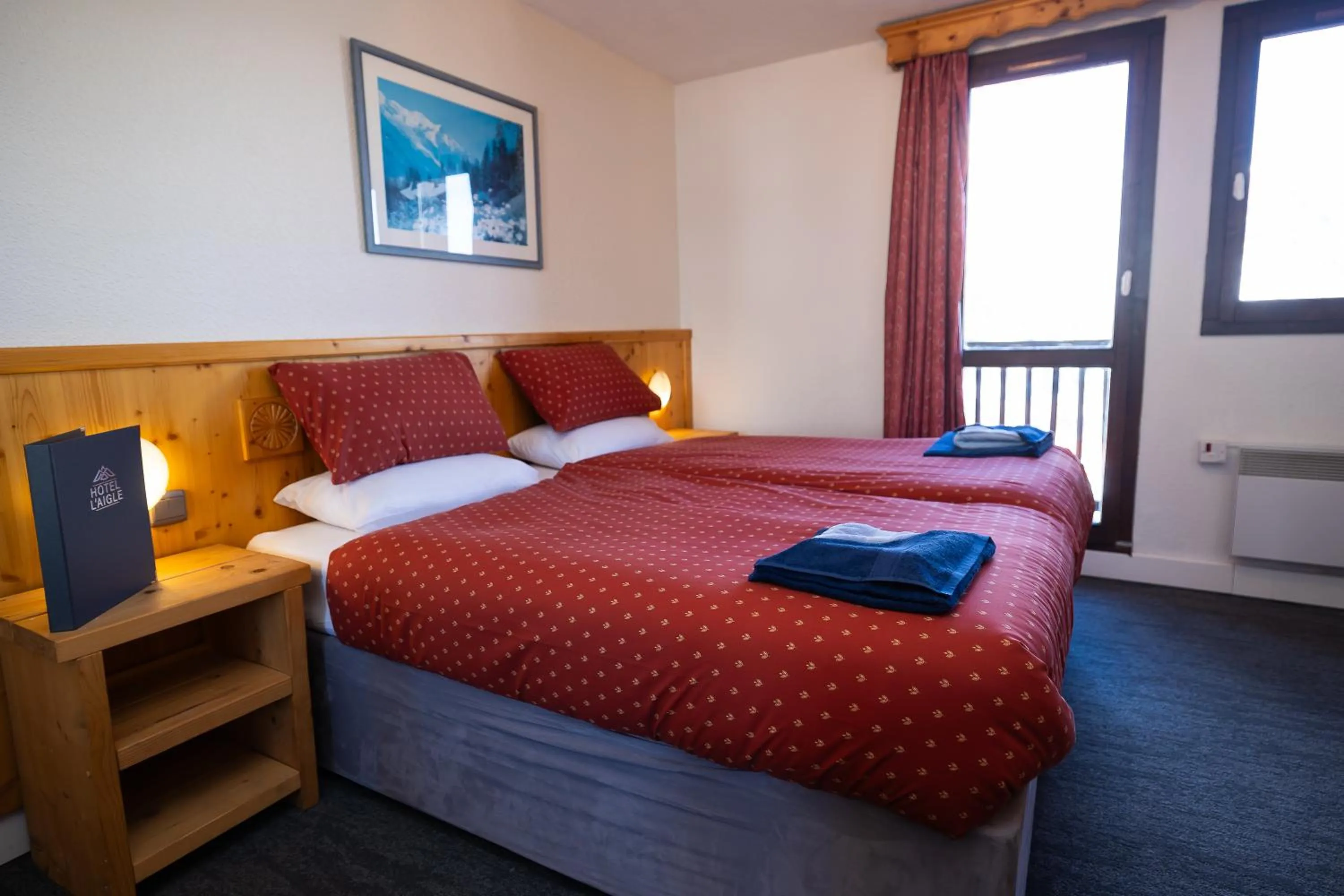 Bedroom, Bed in Hotel l'Aigle