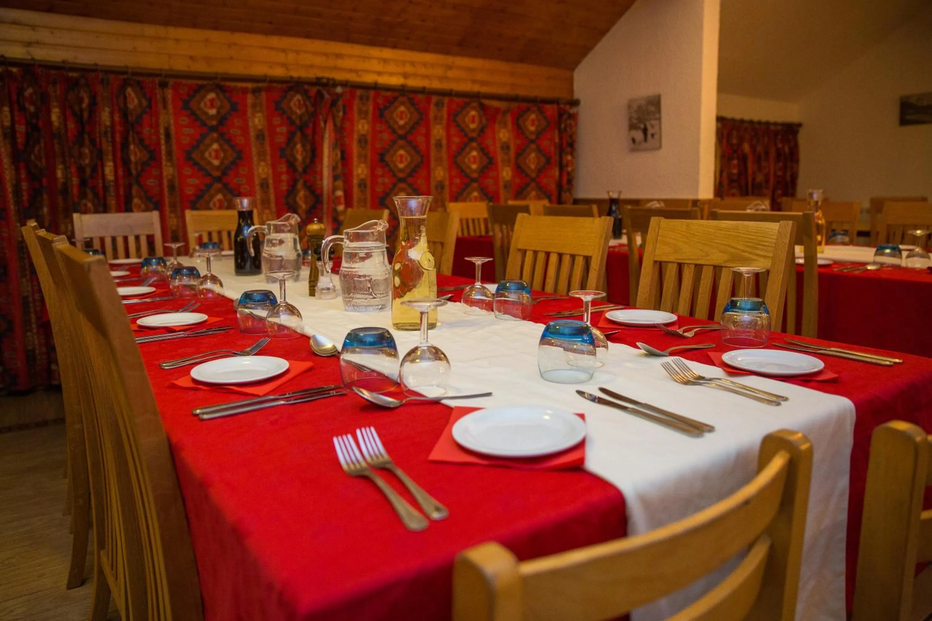 Restaurant/places to eat in Hotel l'Aigle