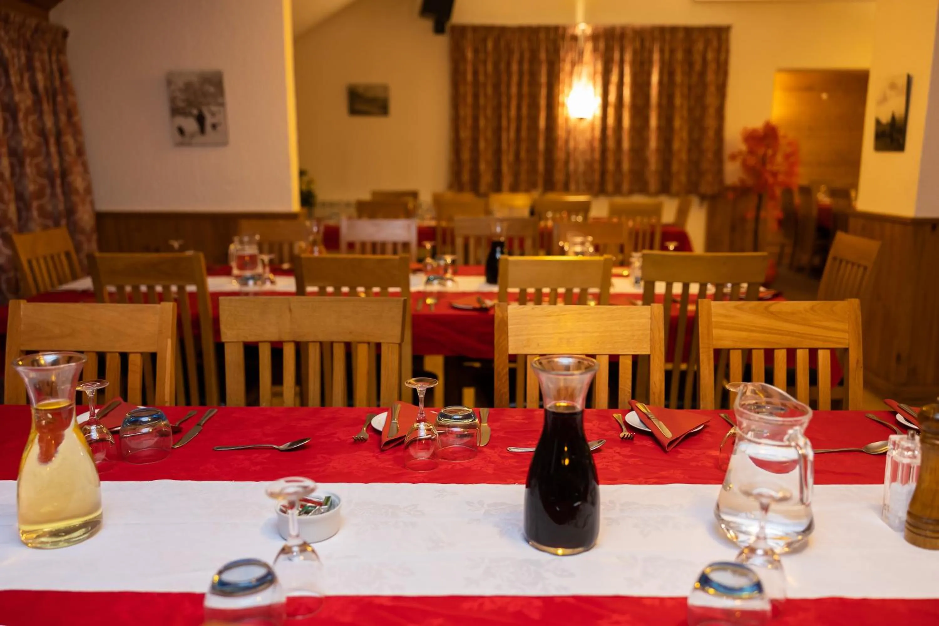 Restaurant/places to eat in Hotel l'Aigle