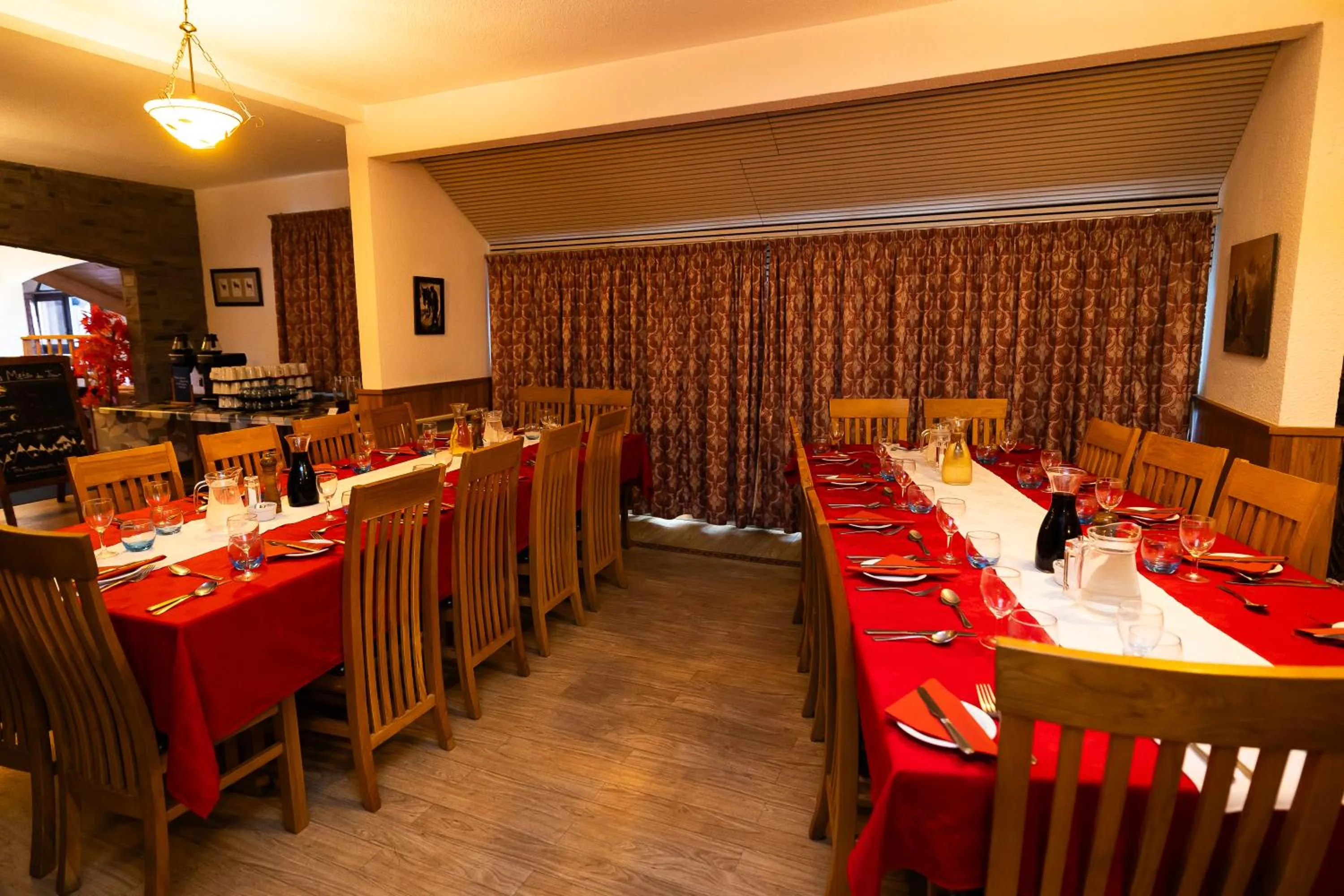 Restaurant/places to eat in Hotel l'Aigle