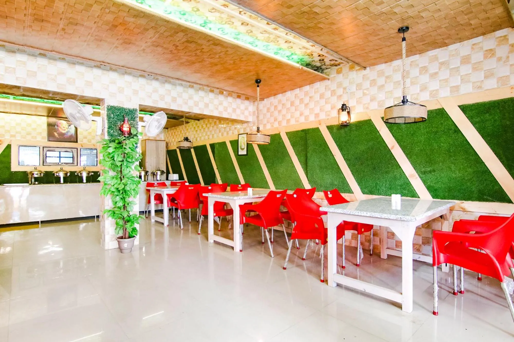 Breakfast in Royal Green Buds