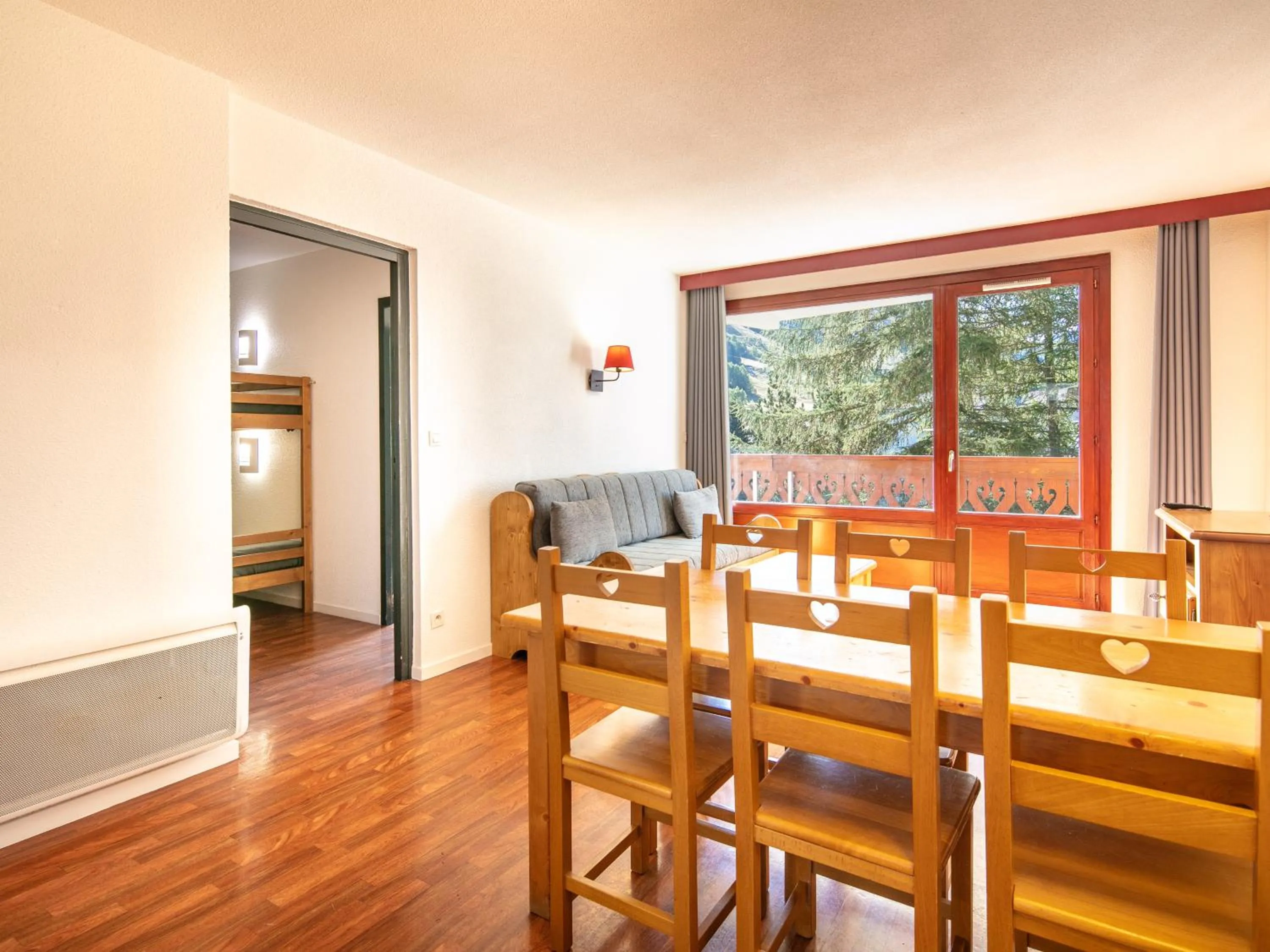 Dining area in Vacancéole - Résidence L'Edelweiss