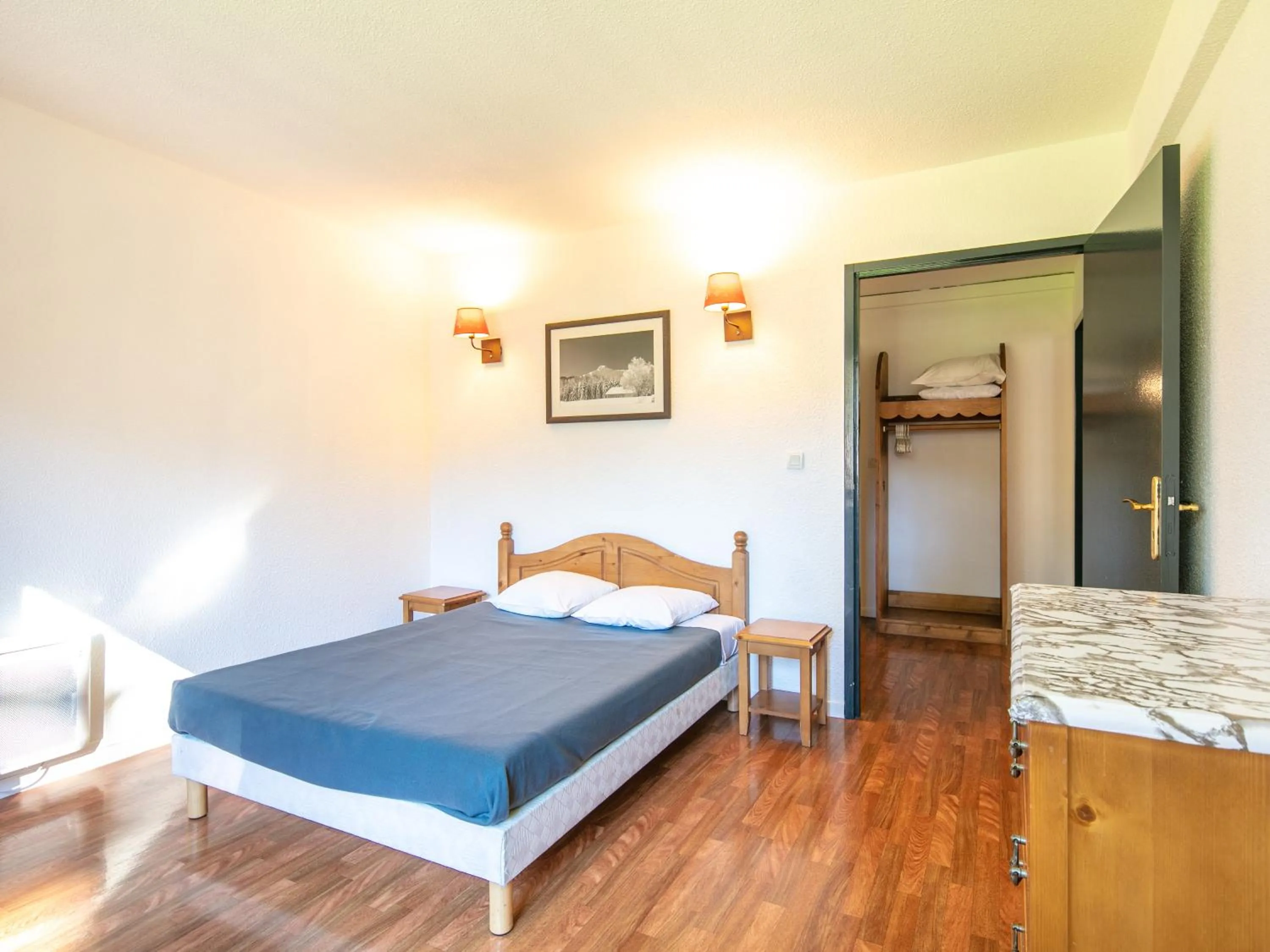 Bedroom, Bed in Vacancéole - Résidence L'Edelweiss