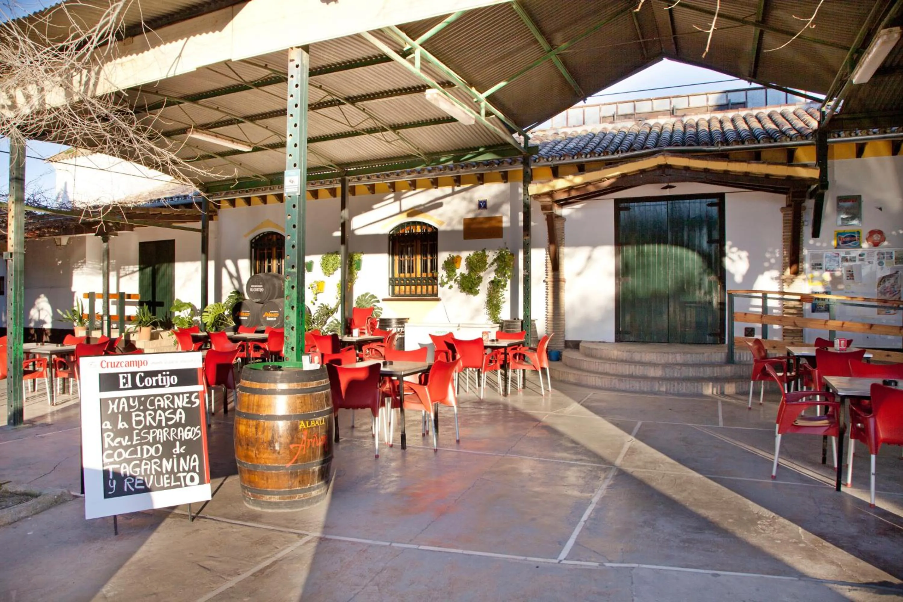 Restaurant/places to eat in Hostal El Cortijo