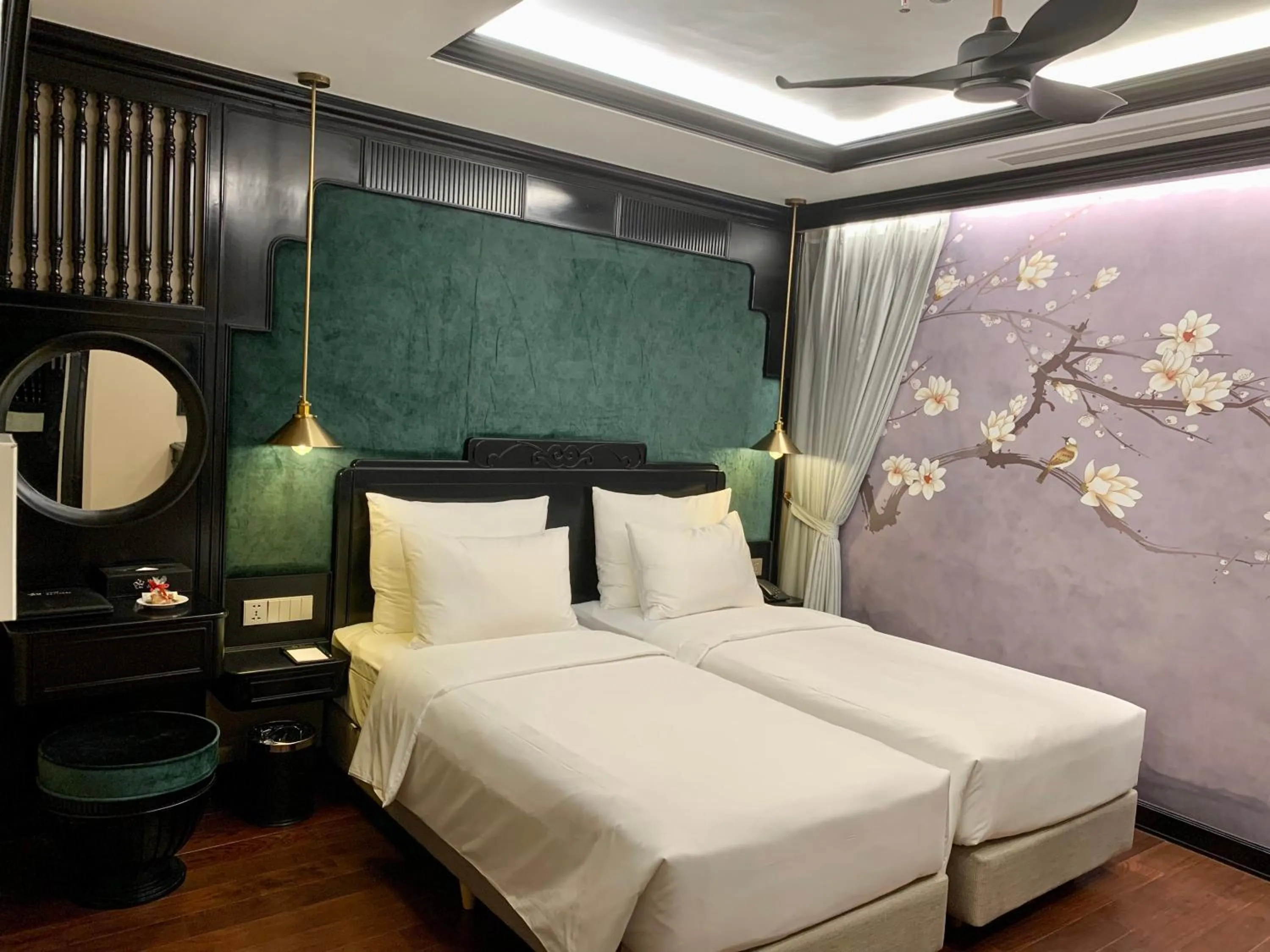 Bed in Hotel du Monde Classic