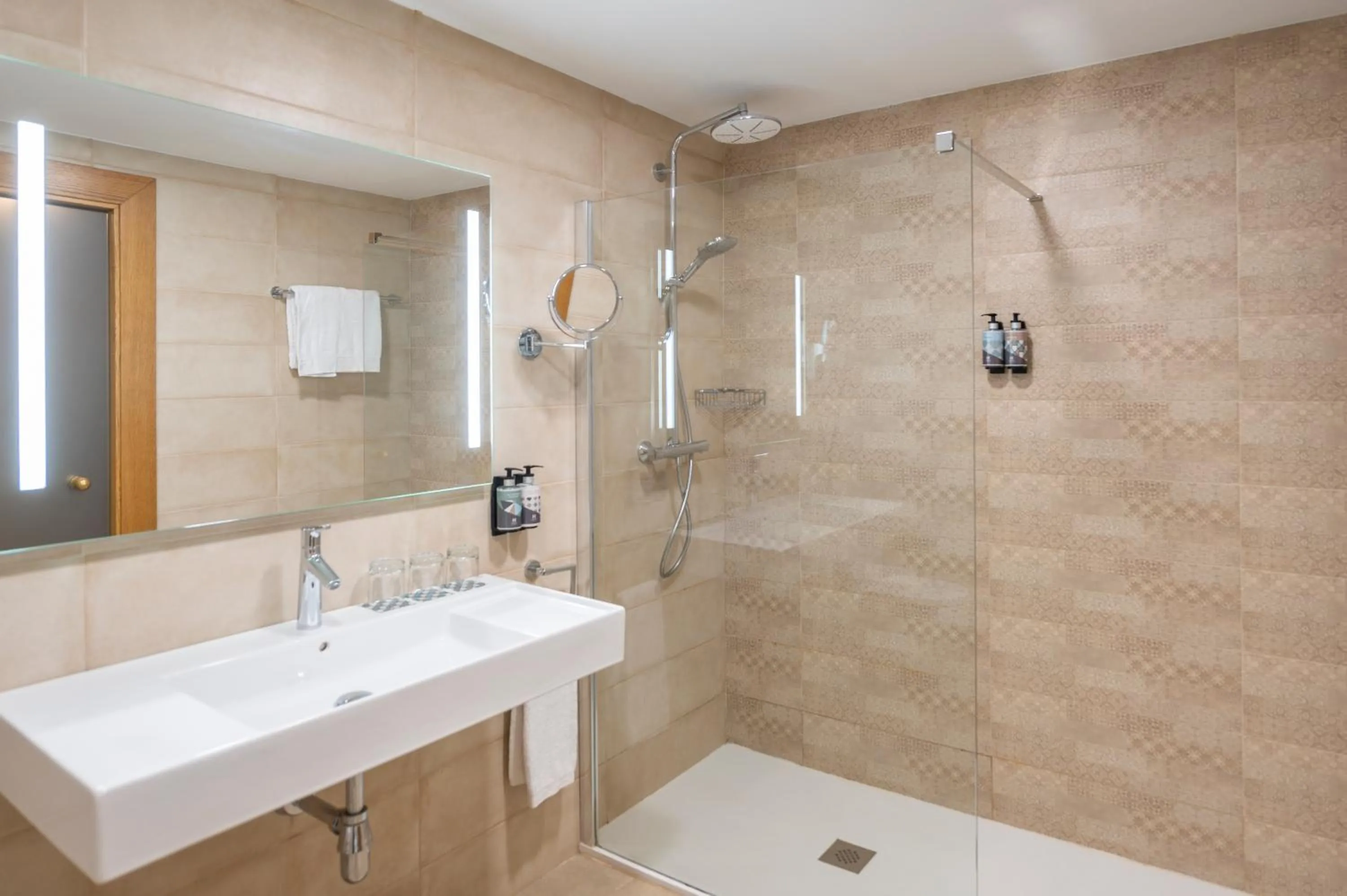 Bathroom in Hesperia Barcelona Sant Just