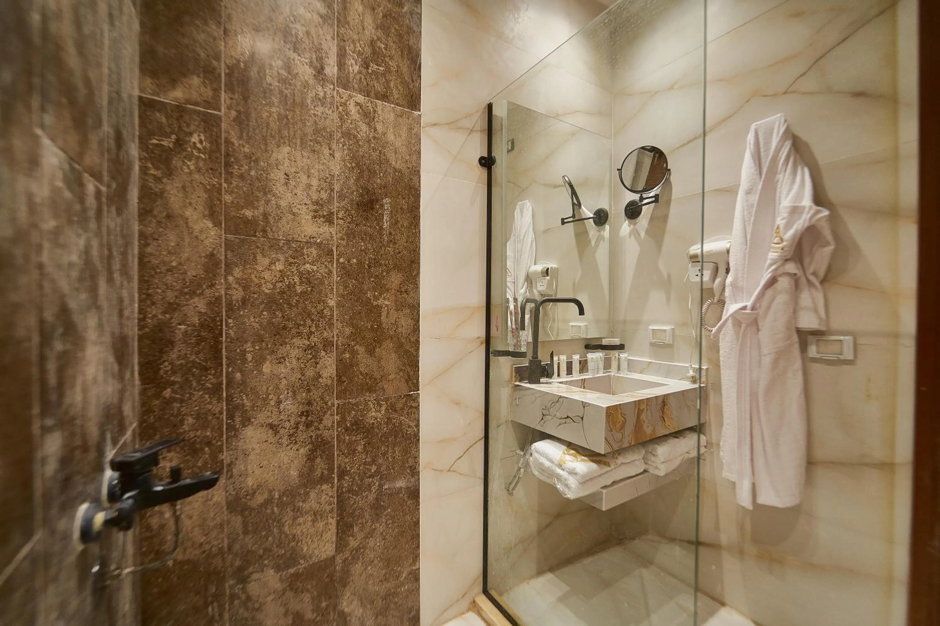 PANORAMA view pyramids