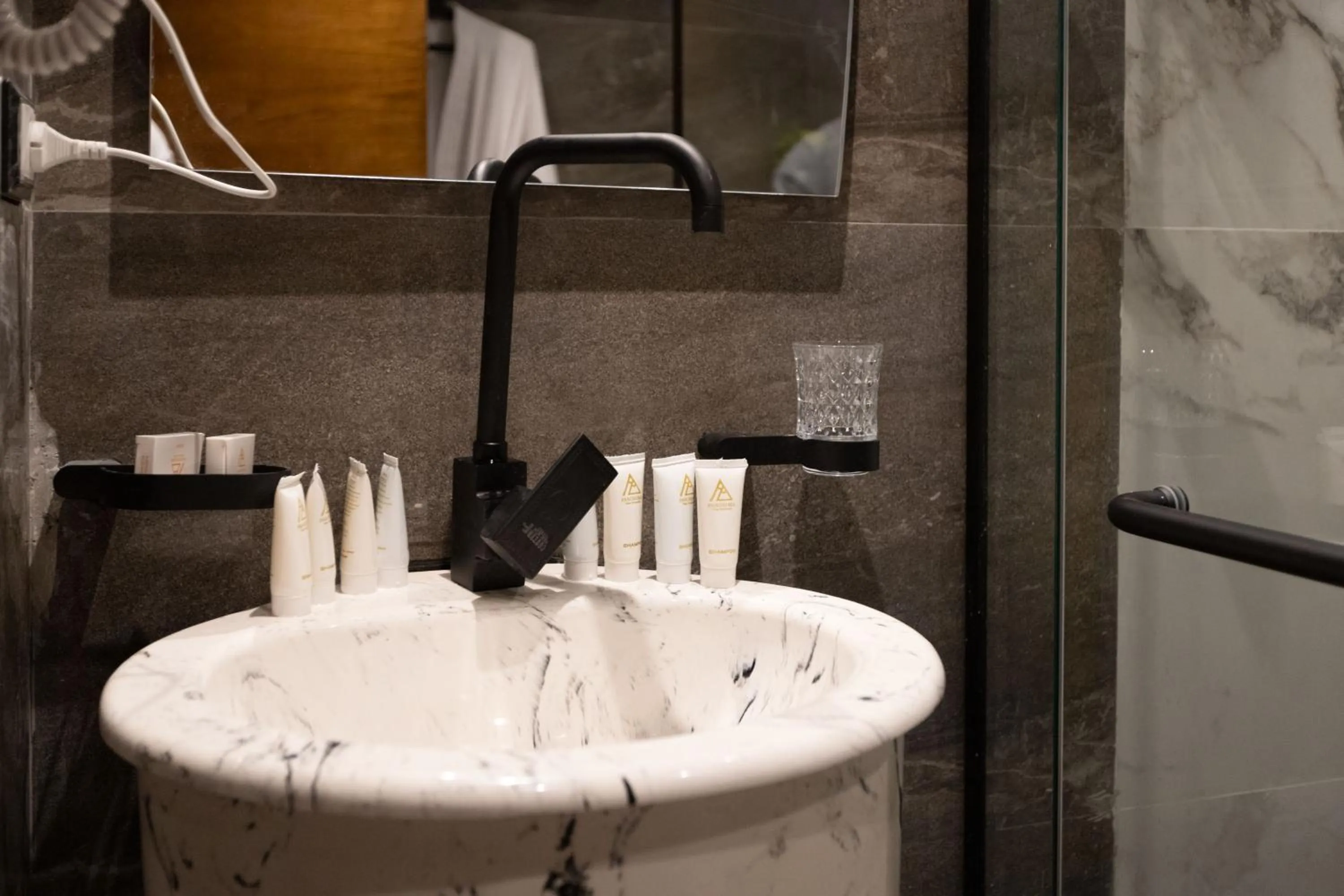 Bathroom in PANORAMA view pyramids