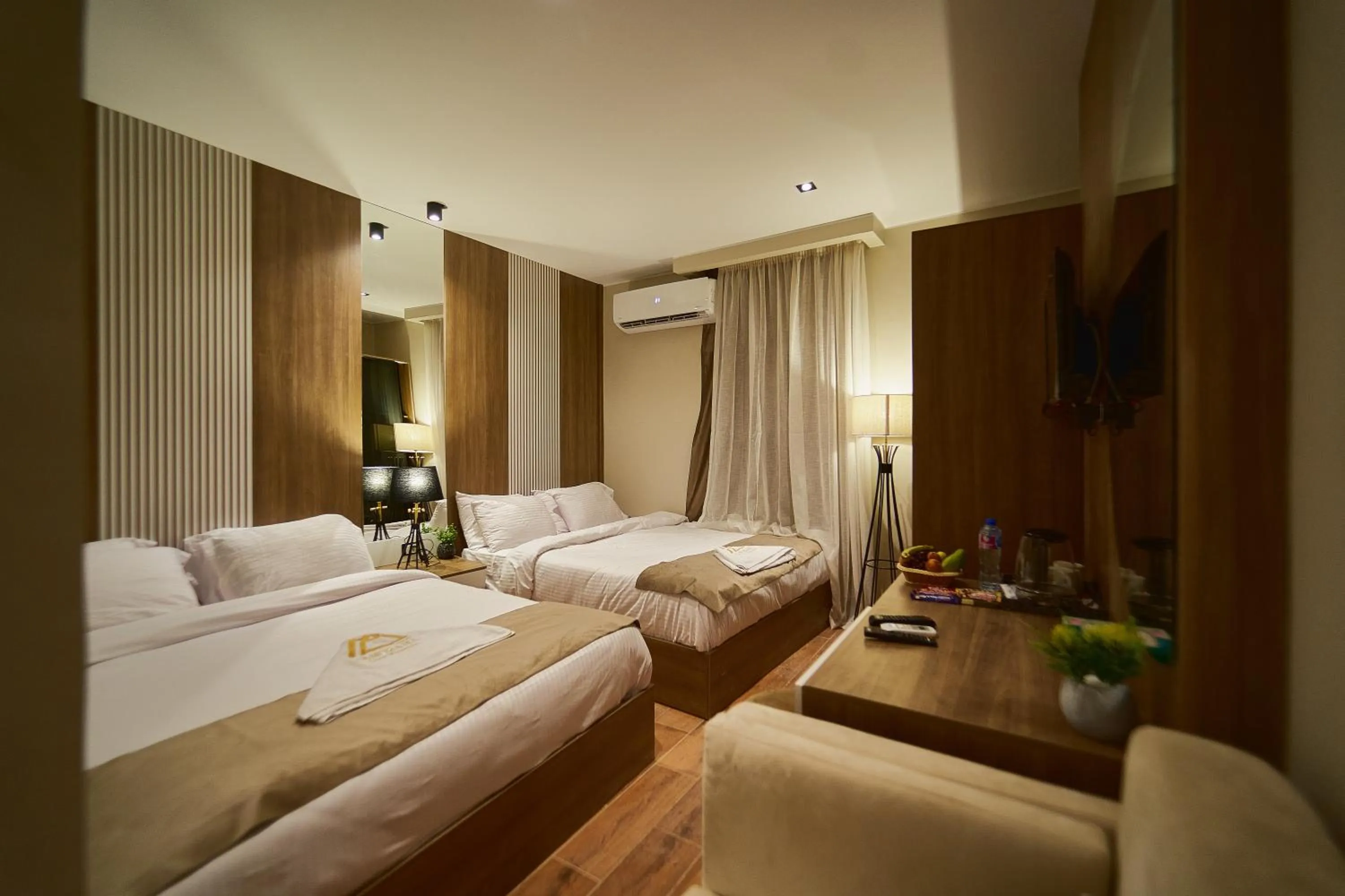 Bed in PANORAMA view pyramids