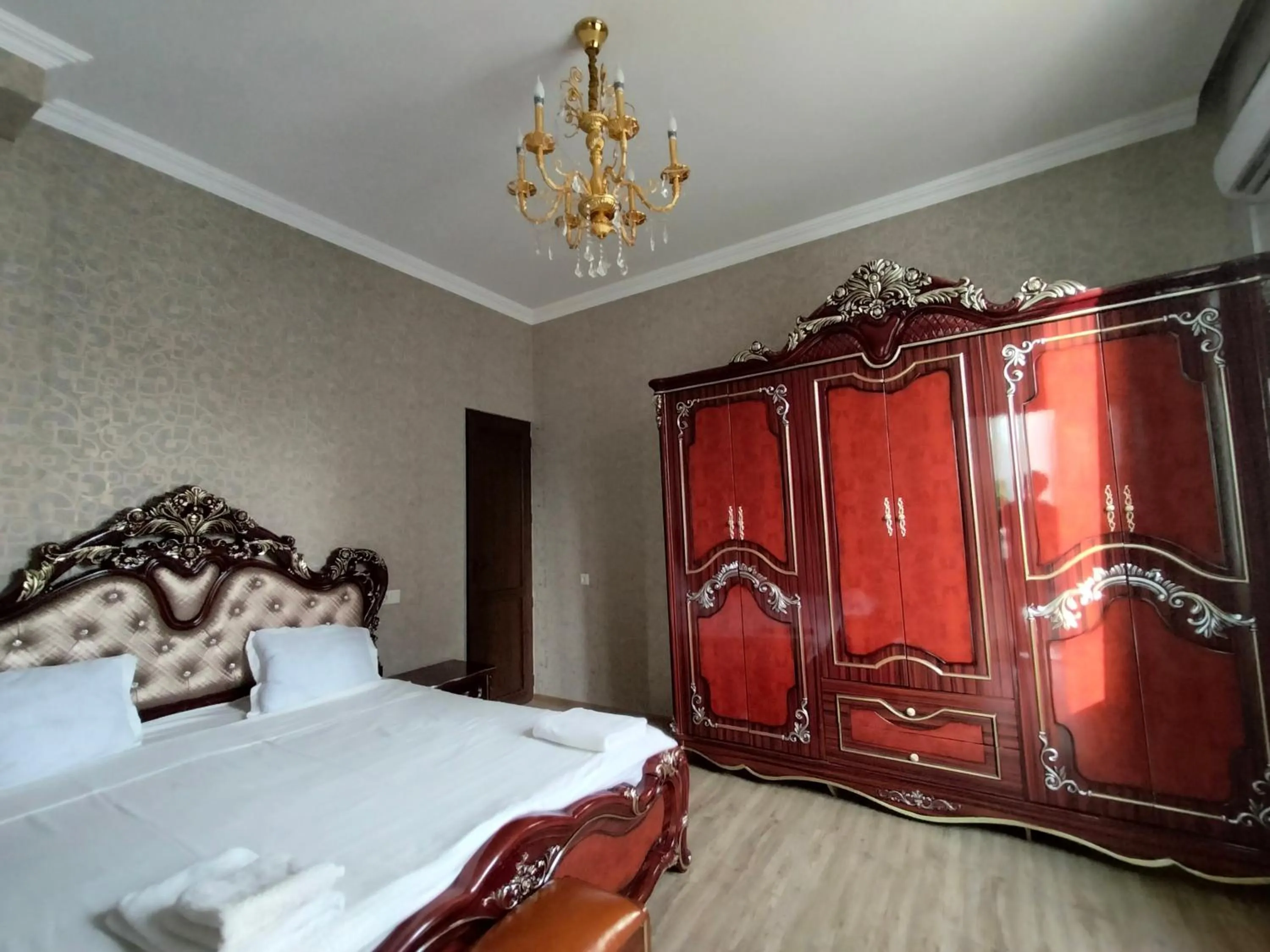 Photo of the whole room in New Star