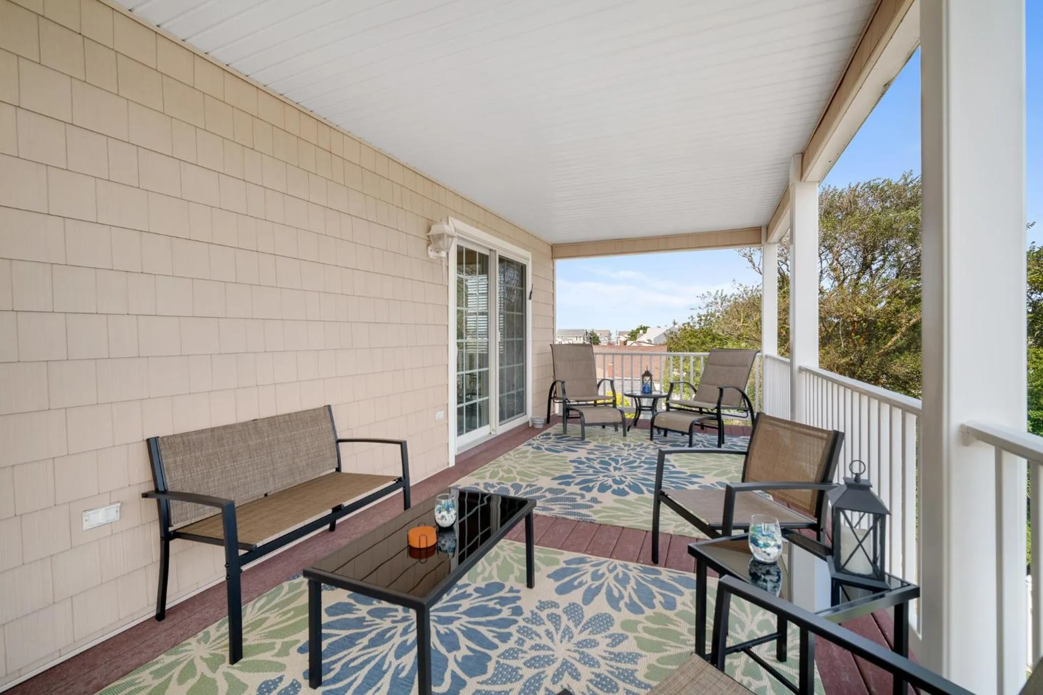 Balcony/Terrace in Exquisitely Large Home Block and a half to Beach