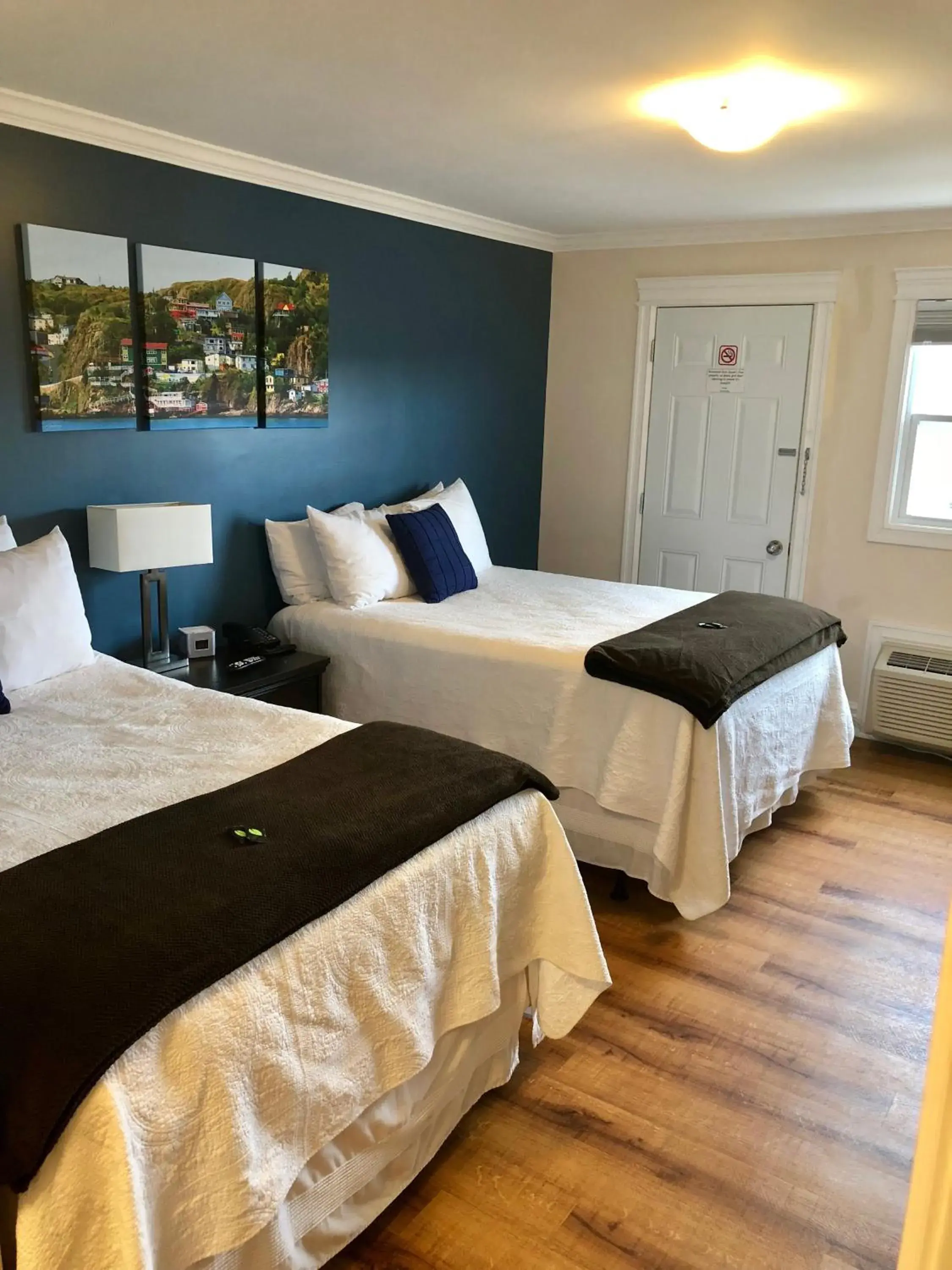 Double Room with Two Double Beds in Arnold's Cove Inn Double Room with Two Double Beds in Arnold's Cove Inn