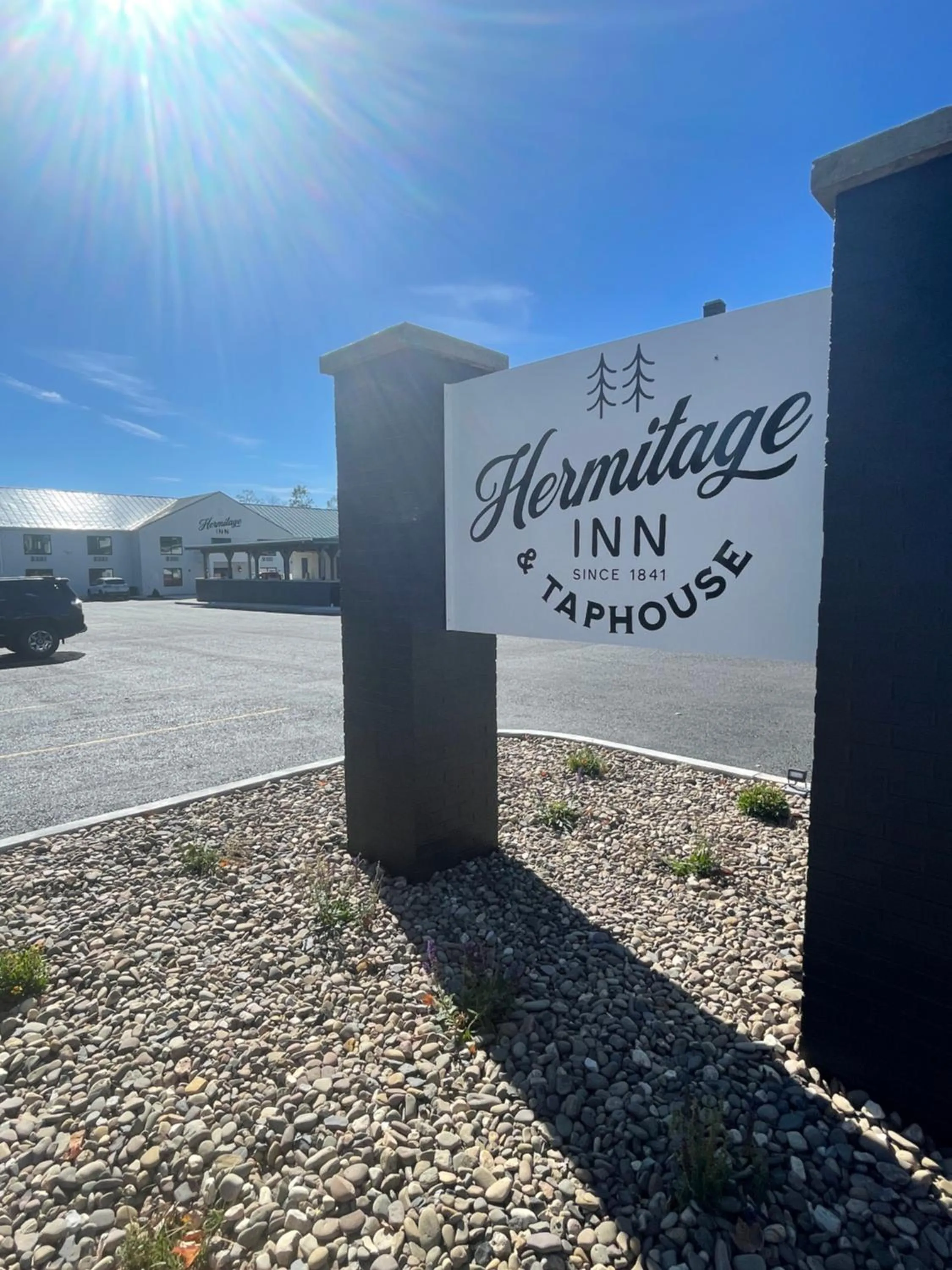 Facade/entrance in The Hermitage Inn and Taphouse