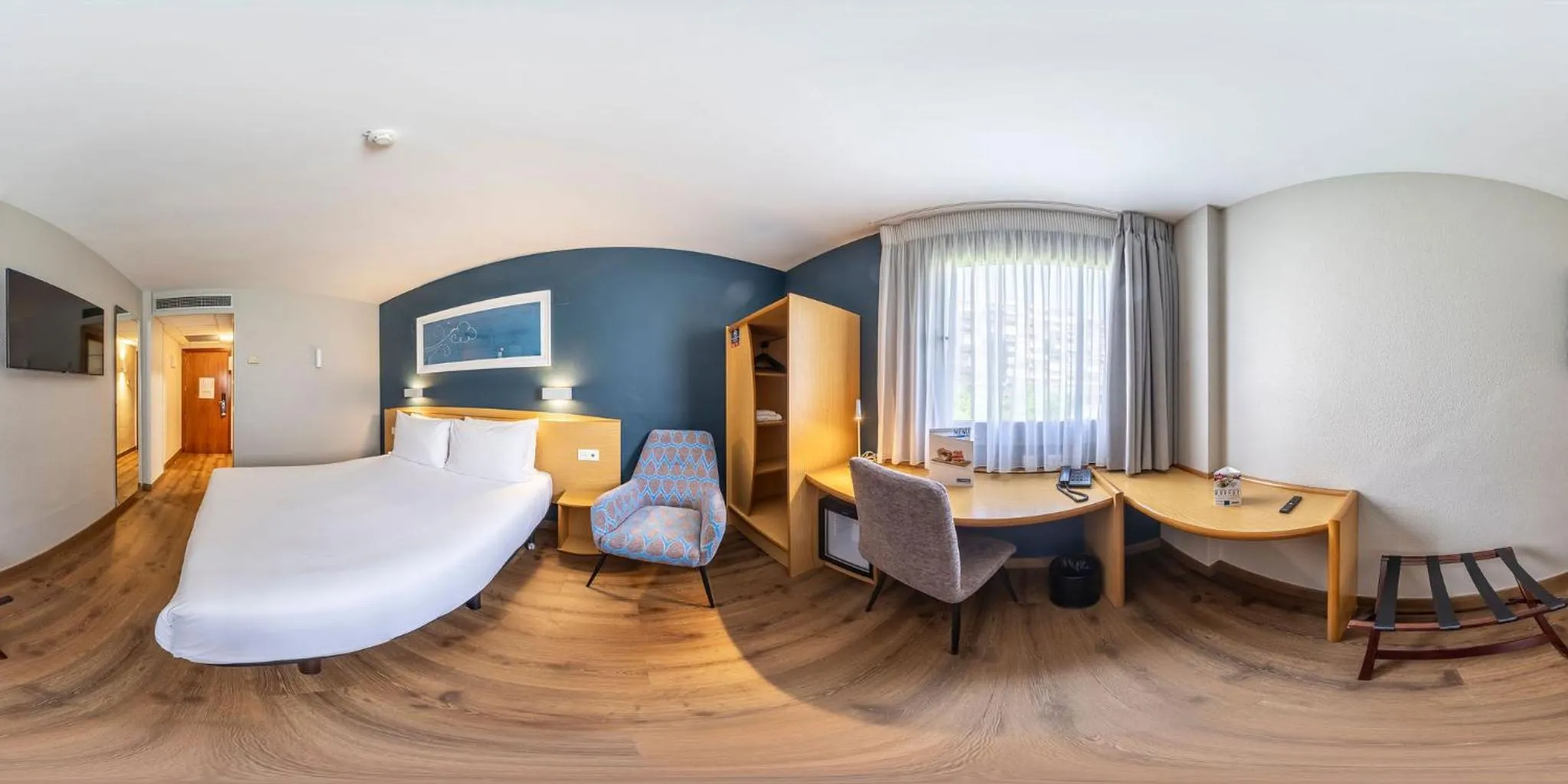 Bed in Travelodge Alicante Puerto