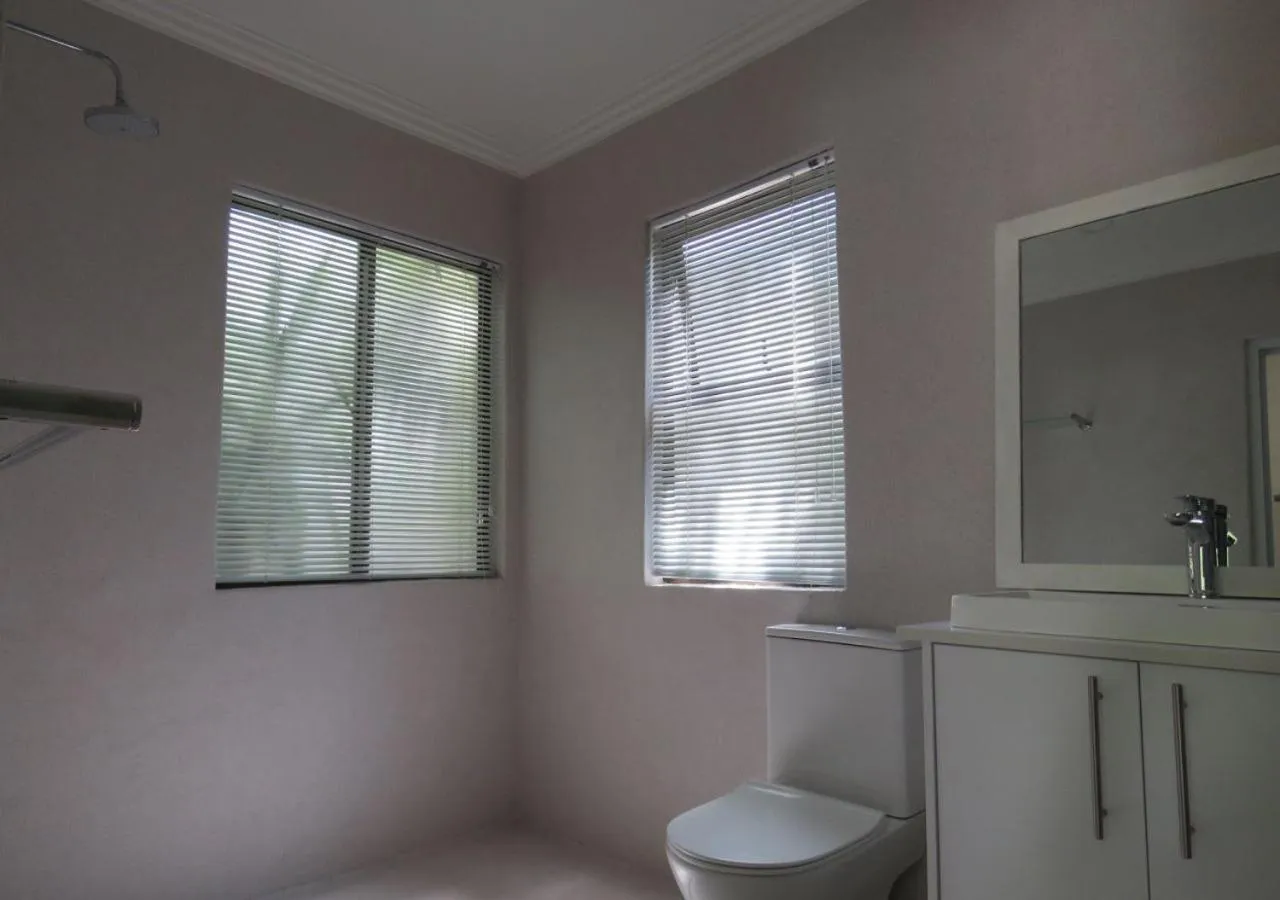 Bathroom in Jedidja Bed and Breakfast