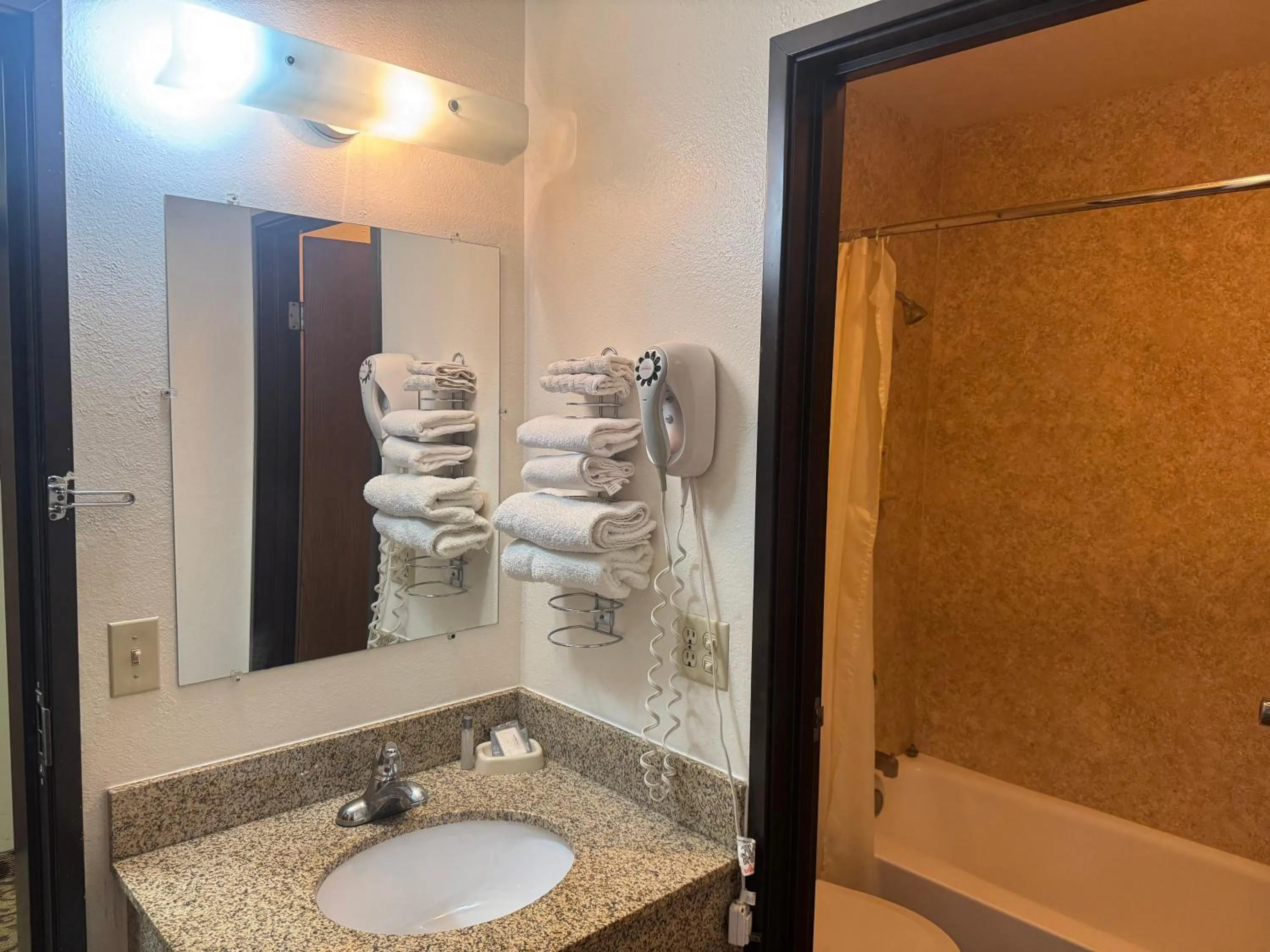 Bathroom in Lone Tree Inn