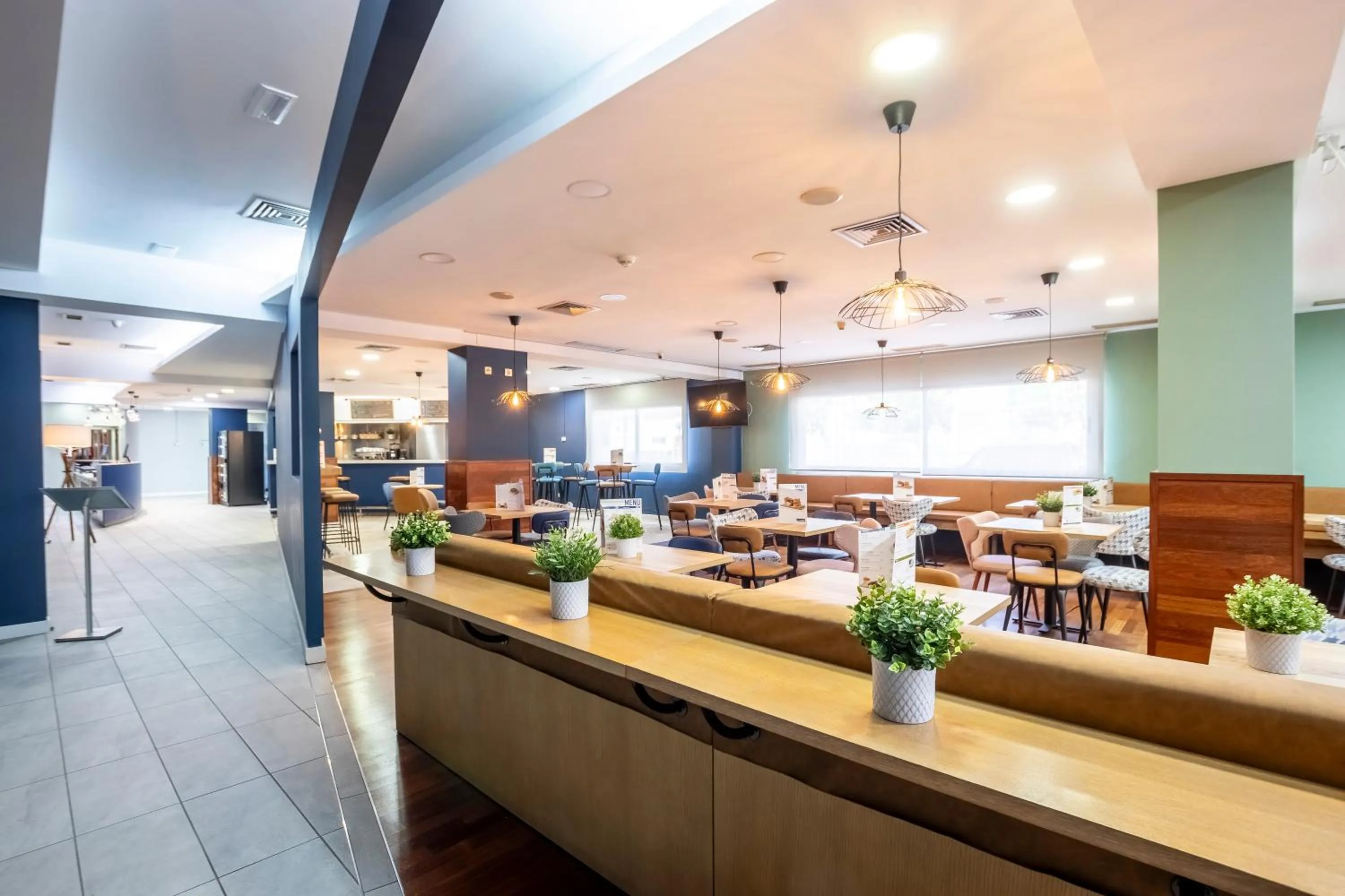 Restaurant/places to eat in Travelodge Murcia