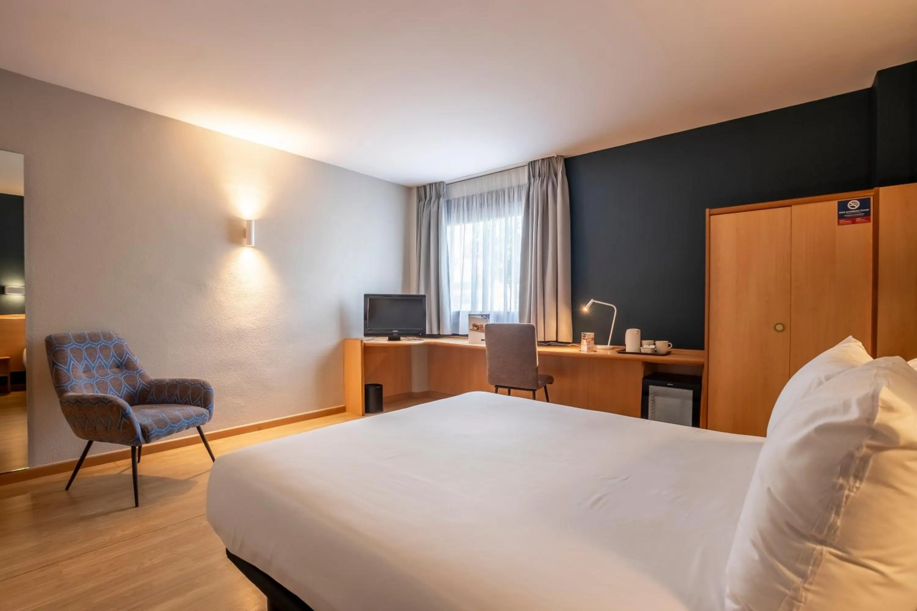 Photo of the whole room, Bed in Travelodge Murcia