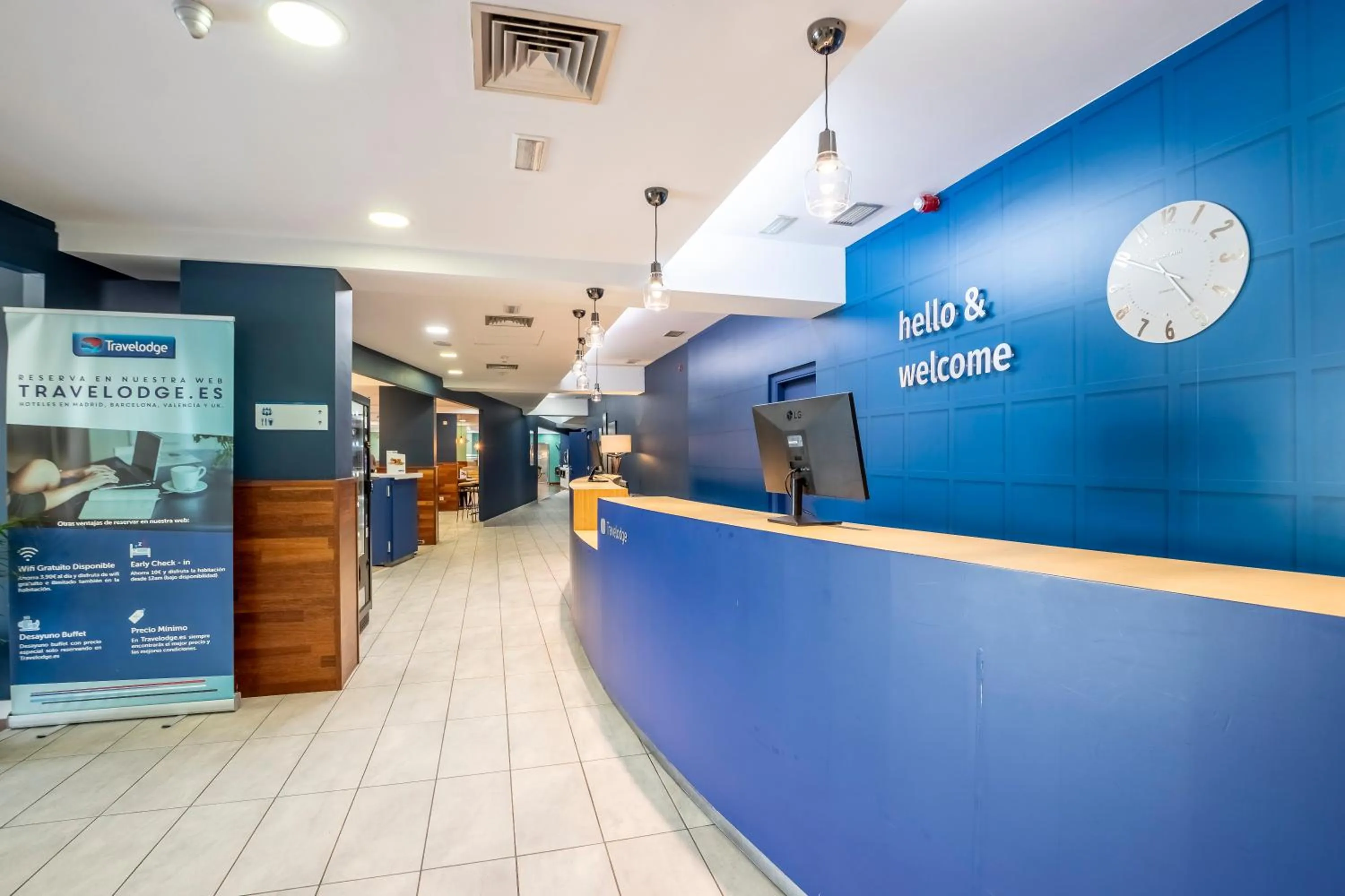 Lobby or reception in Travelodge Murcia