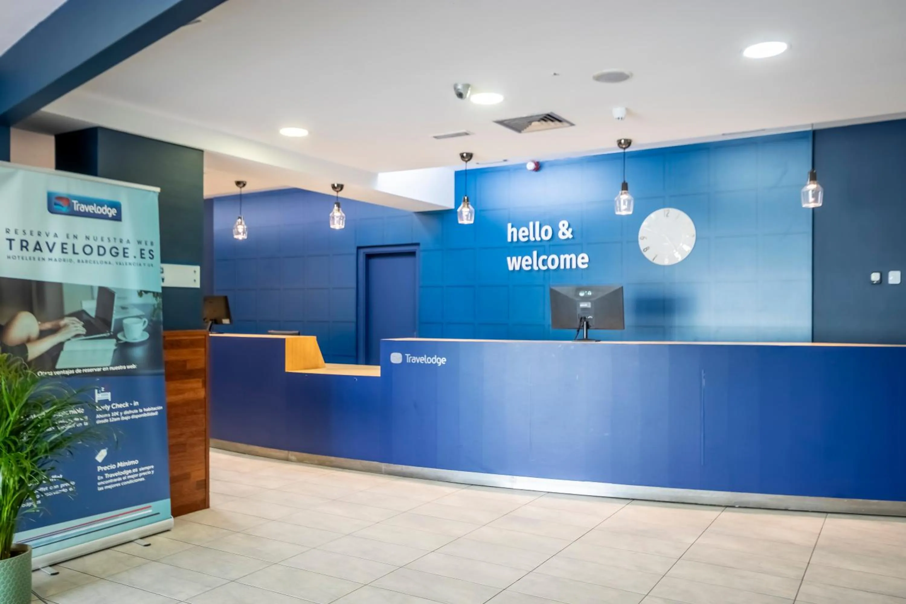 Lobby or reception in Travelodge Murcia