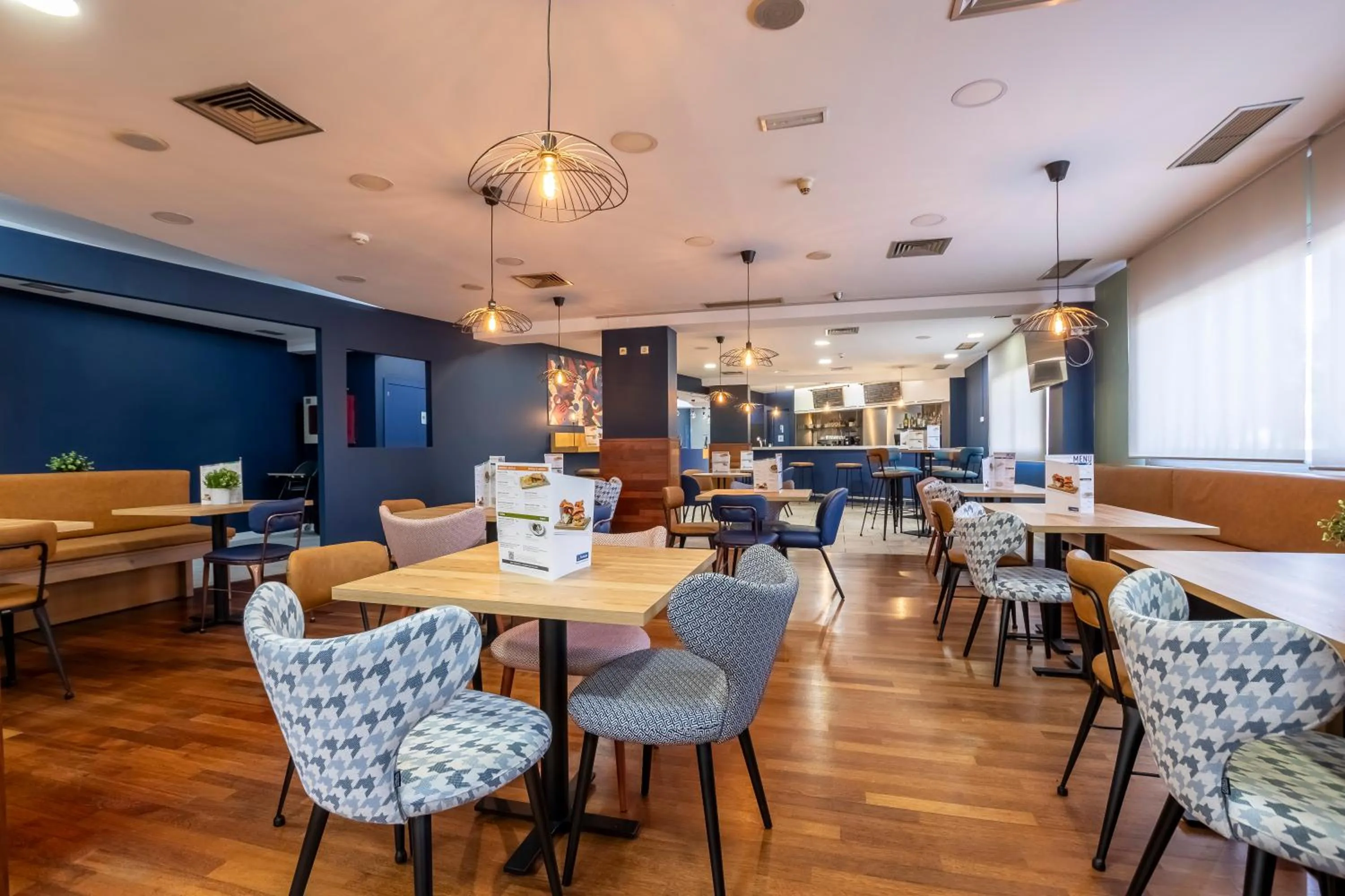 Restaurant/places to eat in Travelodge Murcia