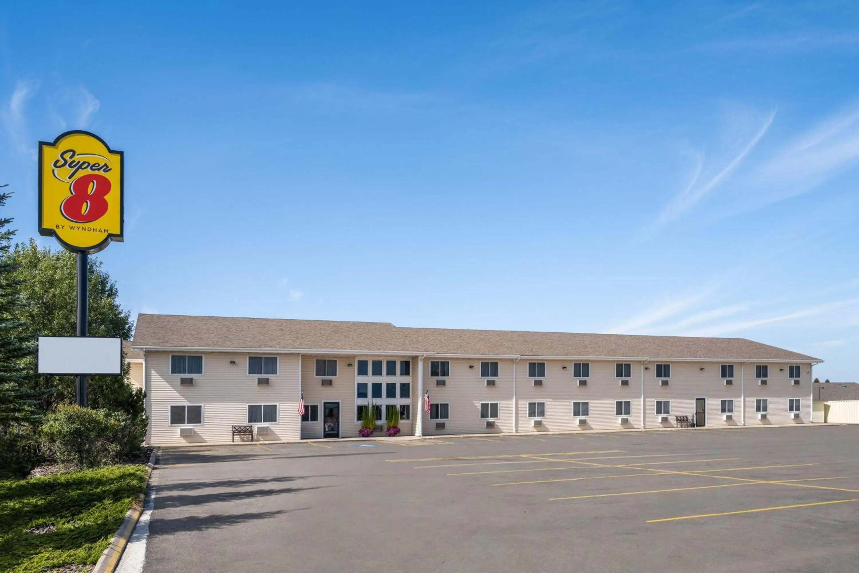 Property building in Super 8 by Wyndham Lewistown