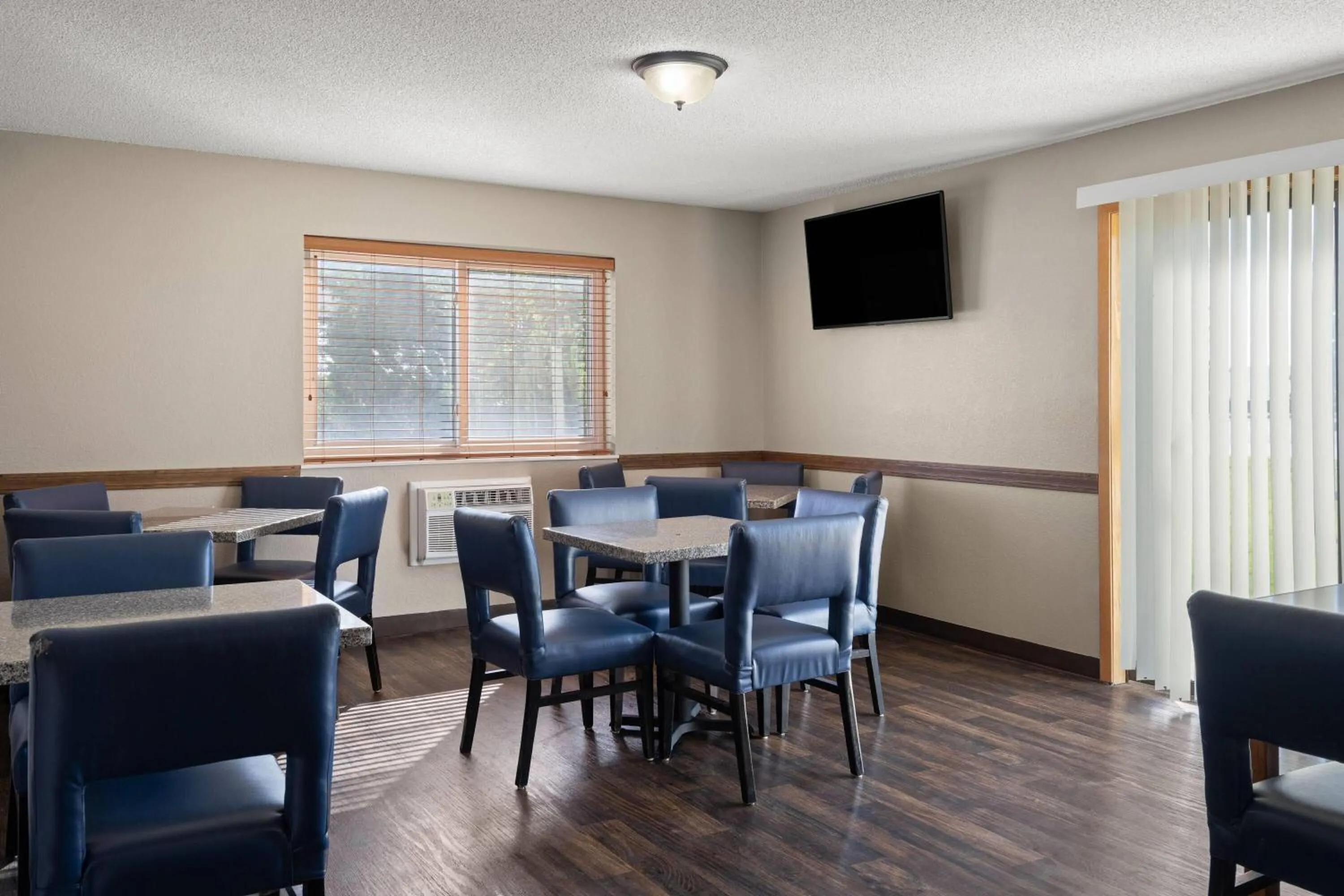 Breakfast in Super 8 by Wyndham Lewistown