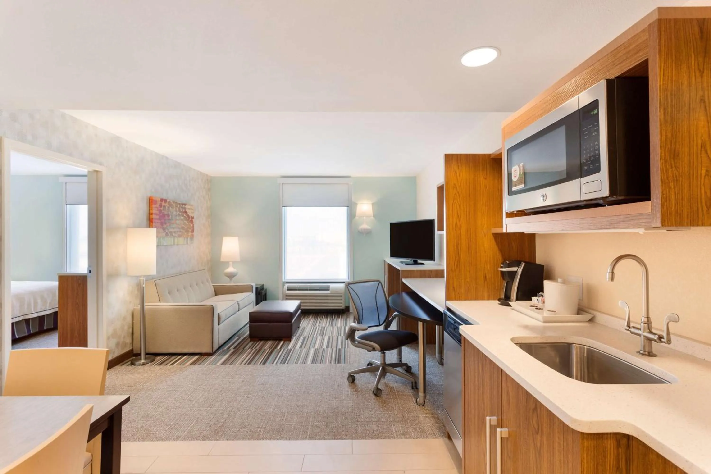 Kitchen or kitchenette in Home2 Suites by Hilton Fargo