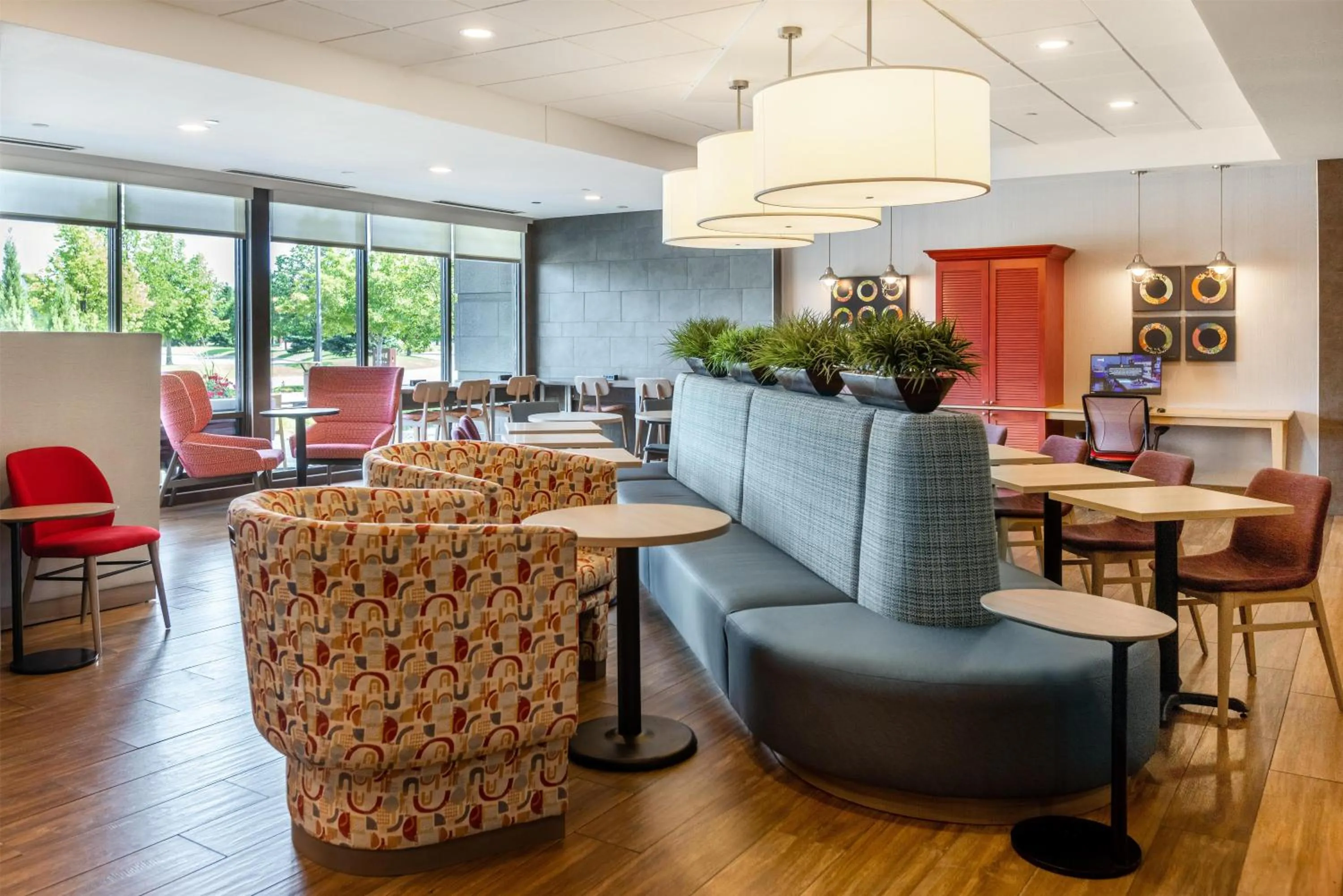 Breakfast in Home2 Suites by Hilton Fargo