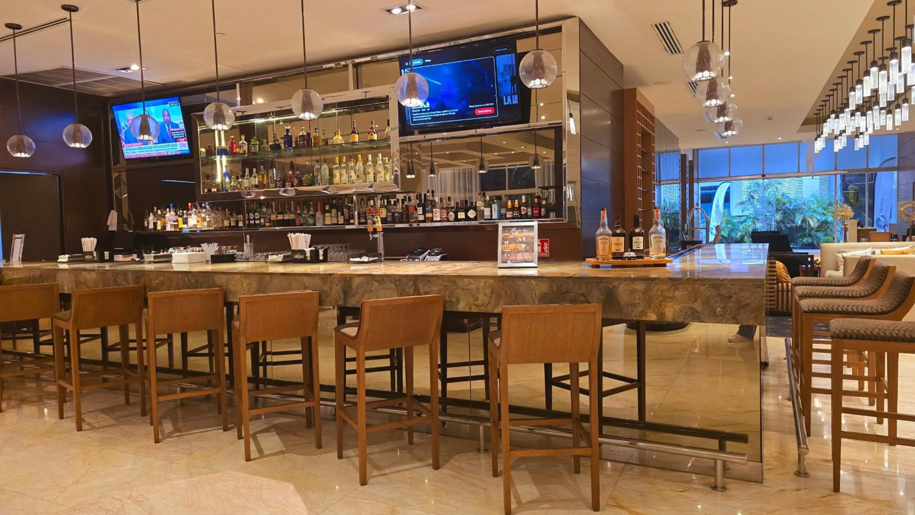 Restaurant/places to eat in Global Hotel Panama