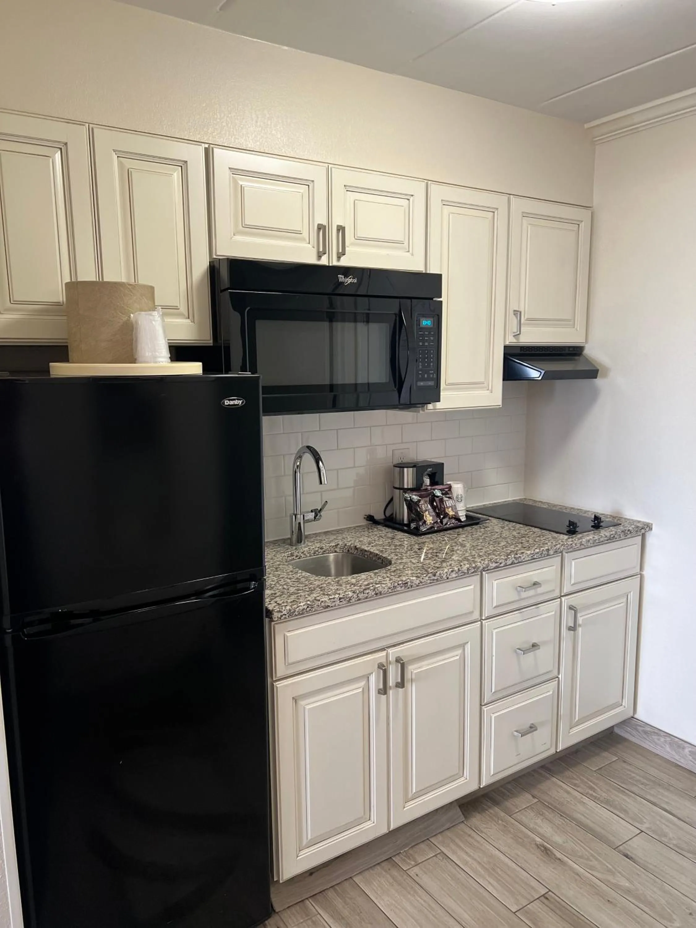 Kitchen or kitchenette in Dunes Suites Oceanfront