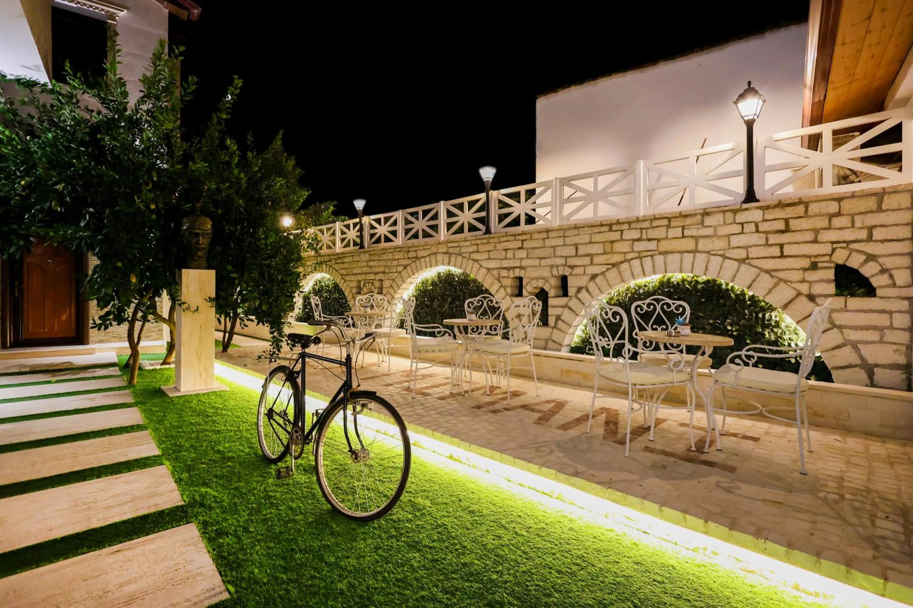 Night in Hotel Mimani