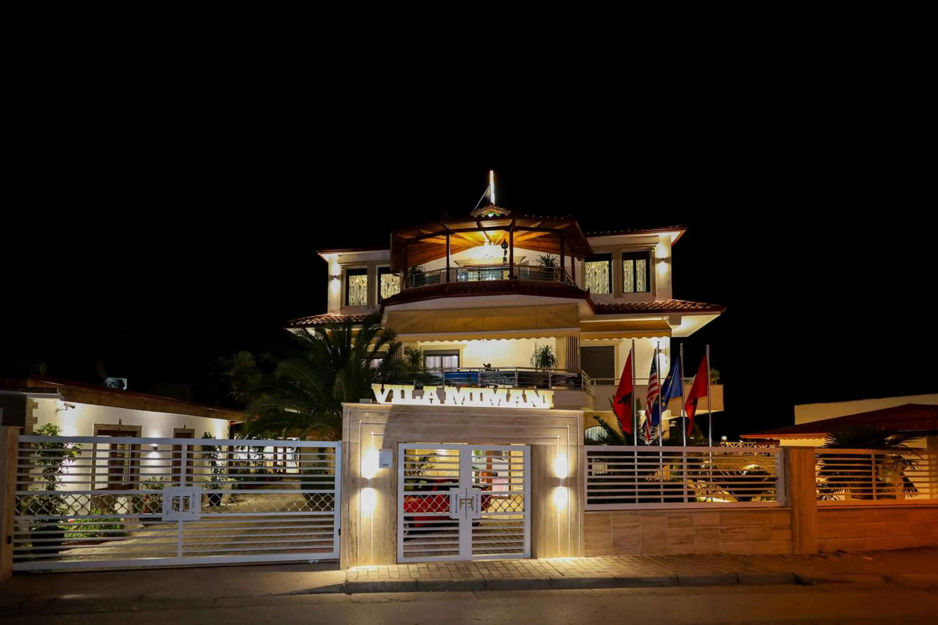 Property building in Hotel Mimani