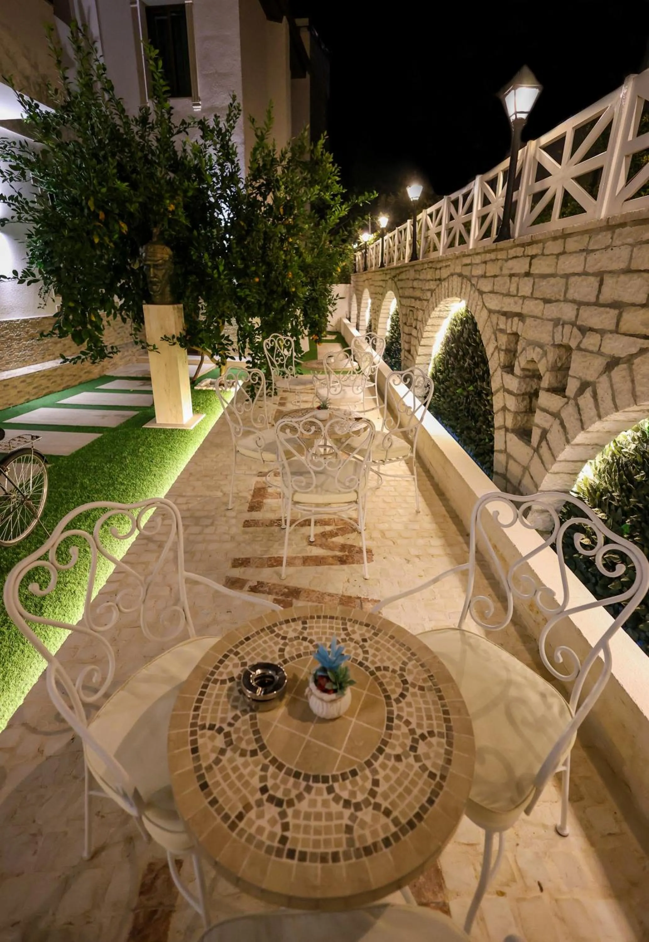 Night in Hotel Mimani