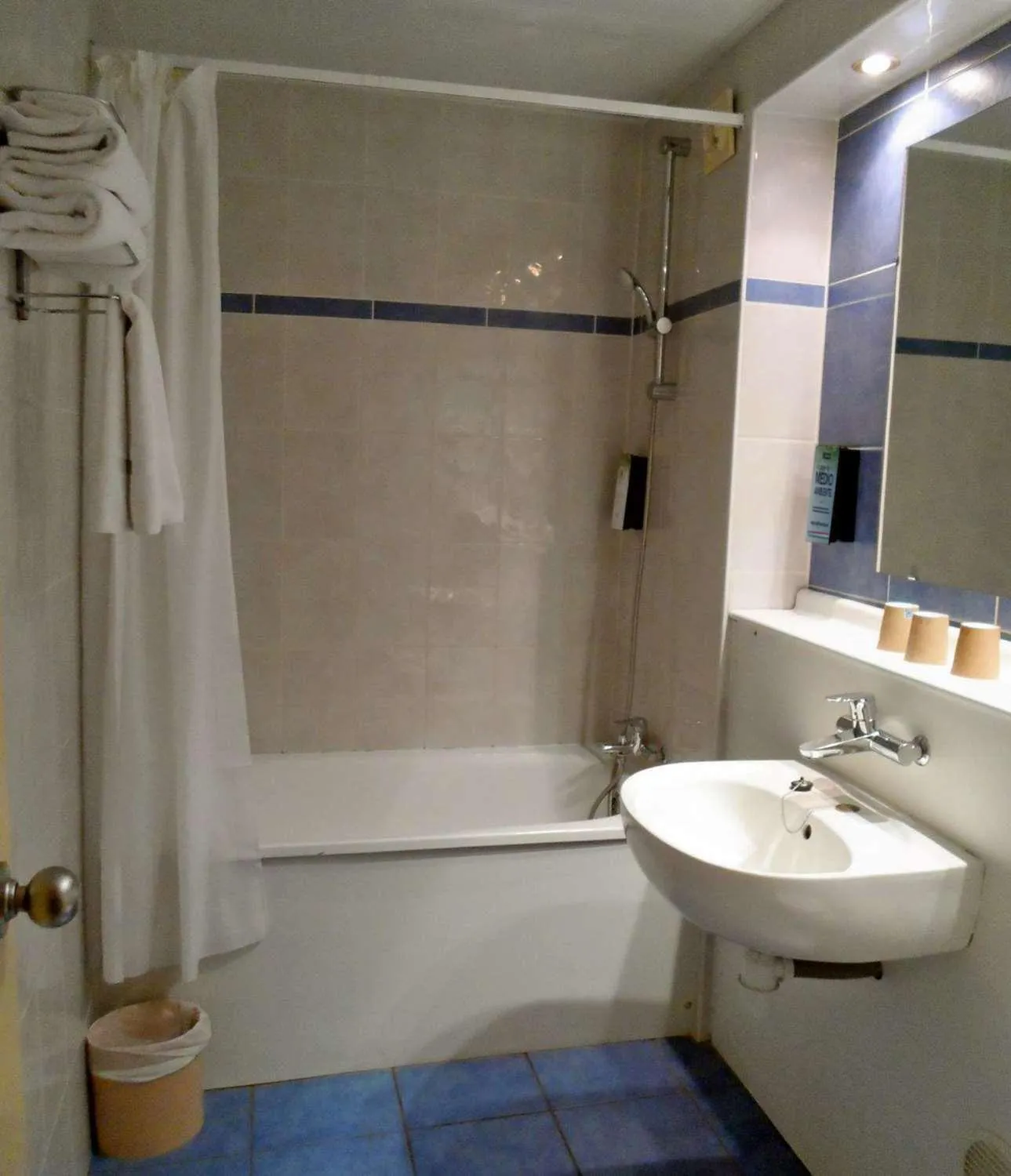 Bathroom in Travelodge Barcelona del Vallés