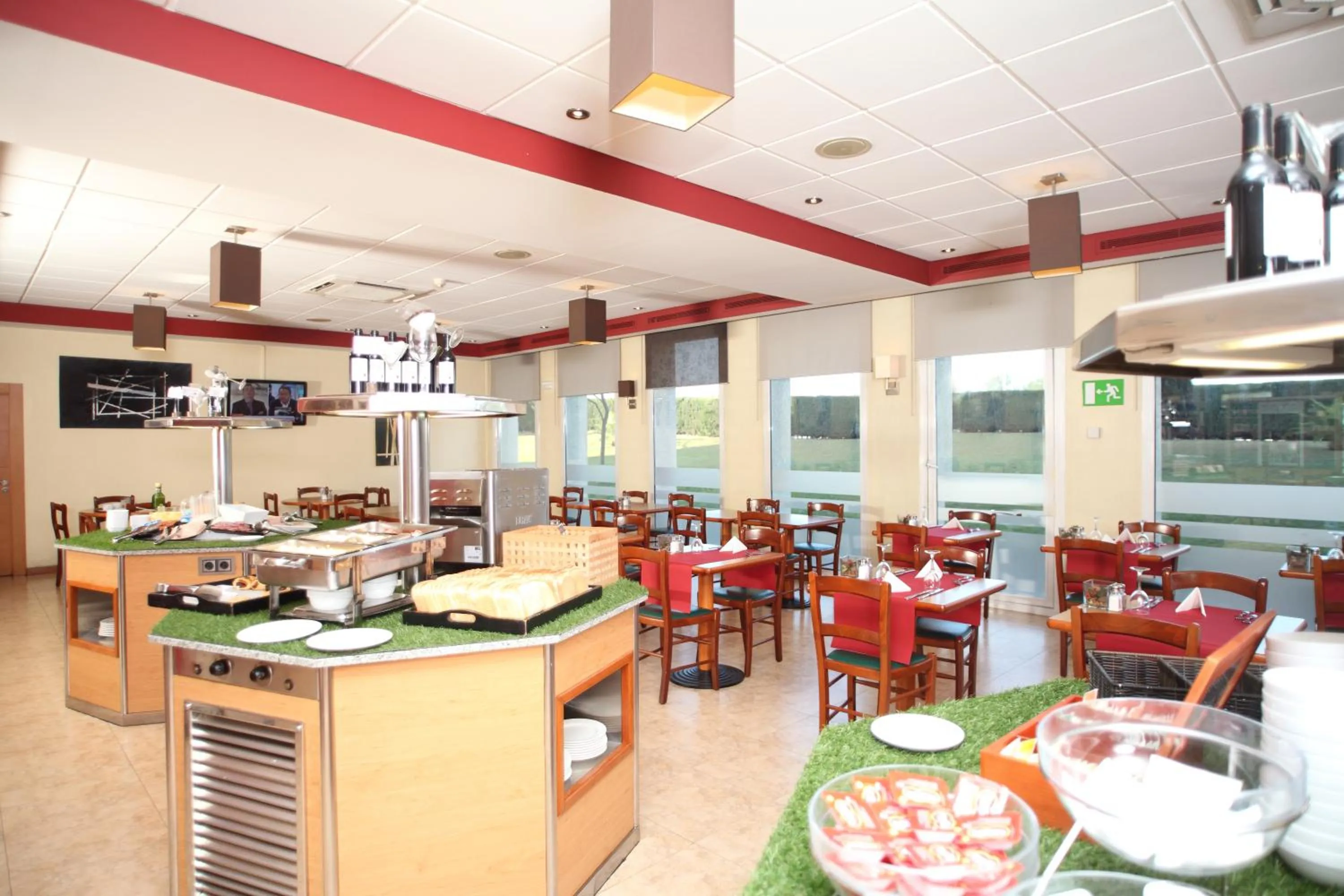 Continental breakfast in Travelodge Barcelona del Vallés