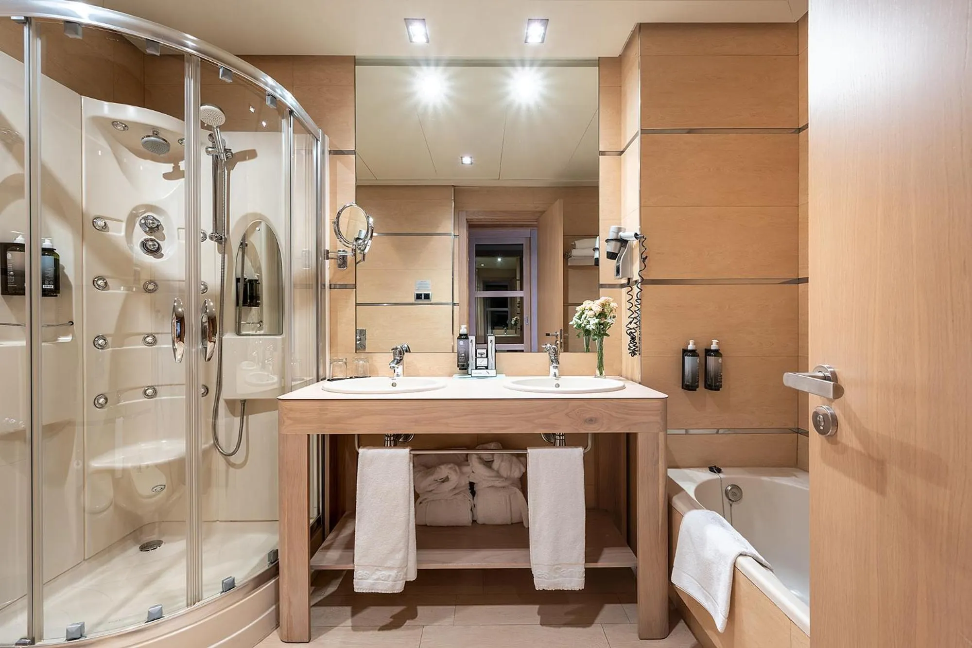 Shower in Hotel Nelva