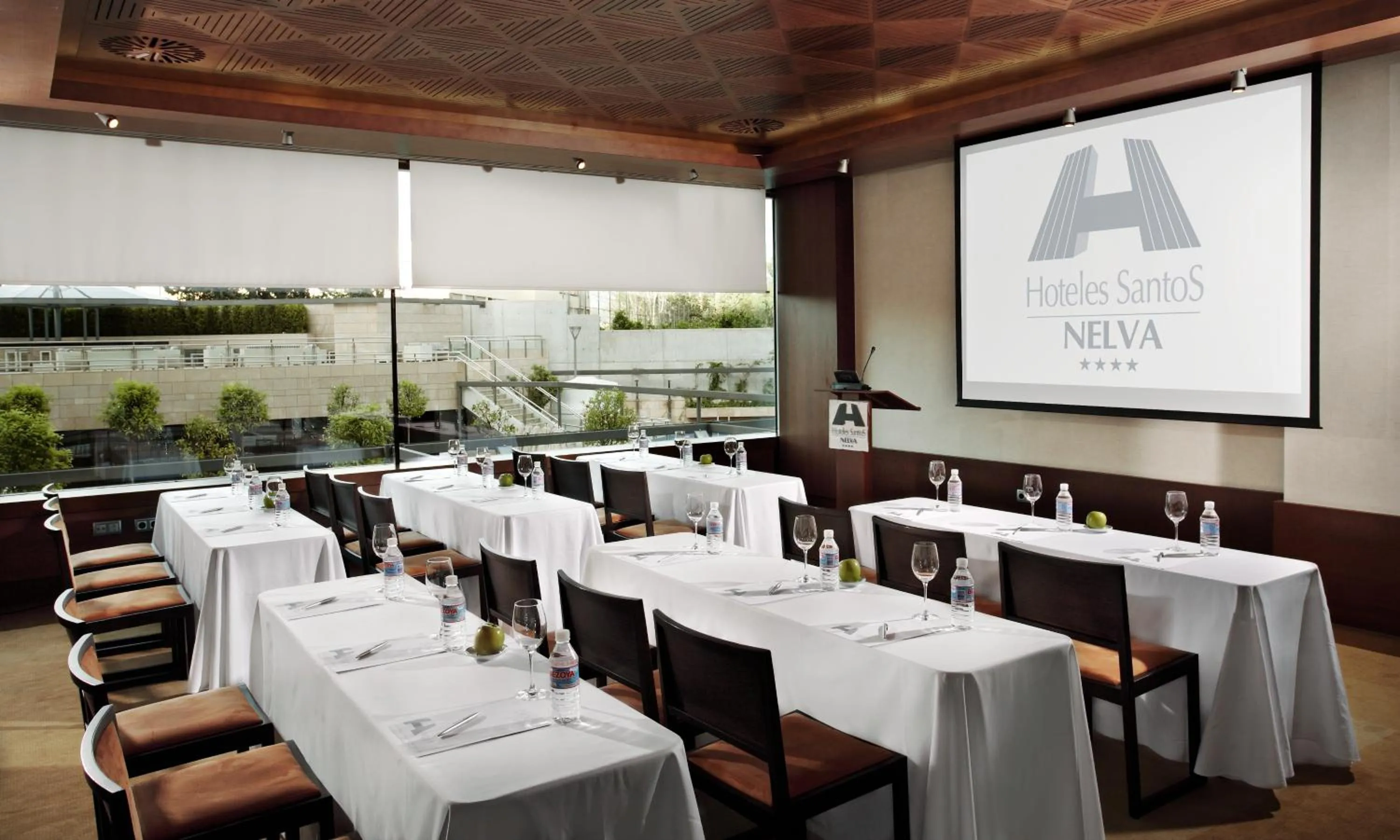 Business facilities in Hotel Nelva