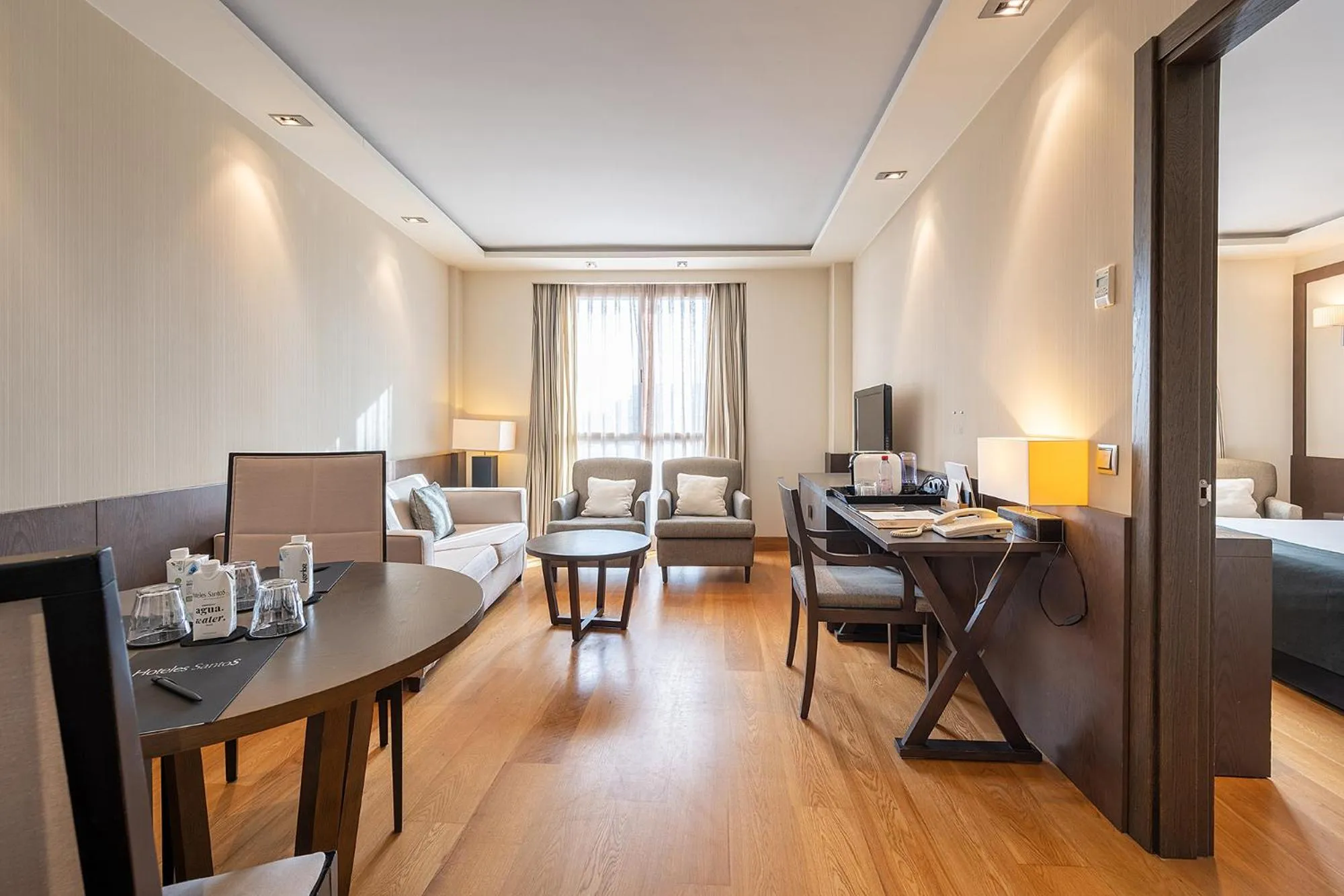 Living room, Bed in Hotel Nelva