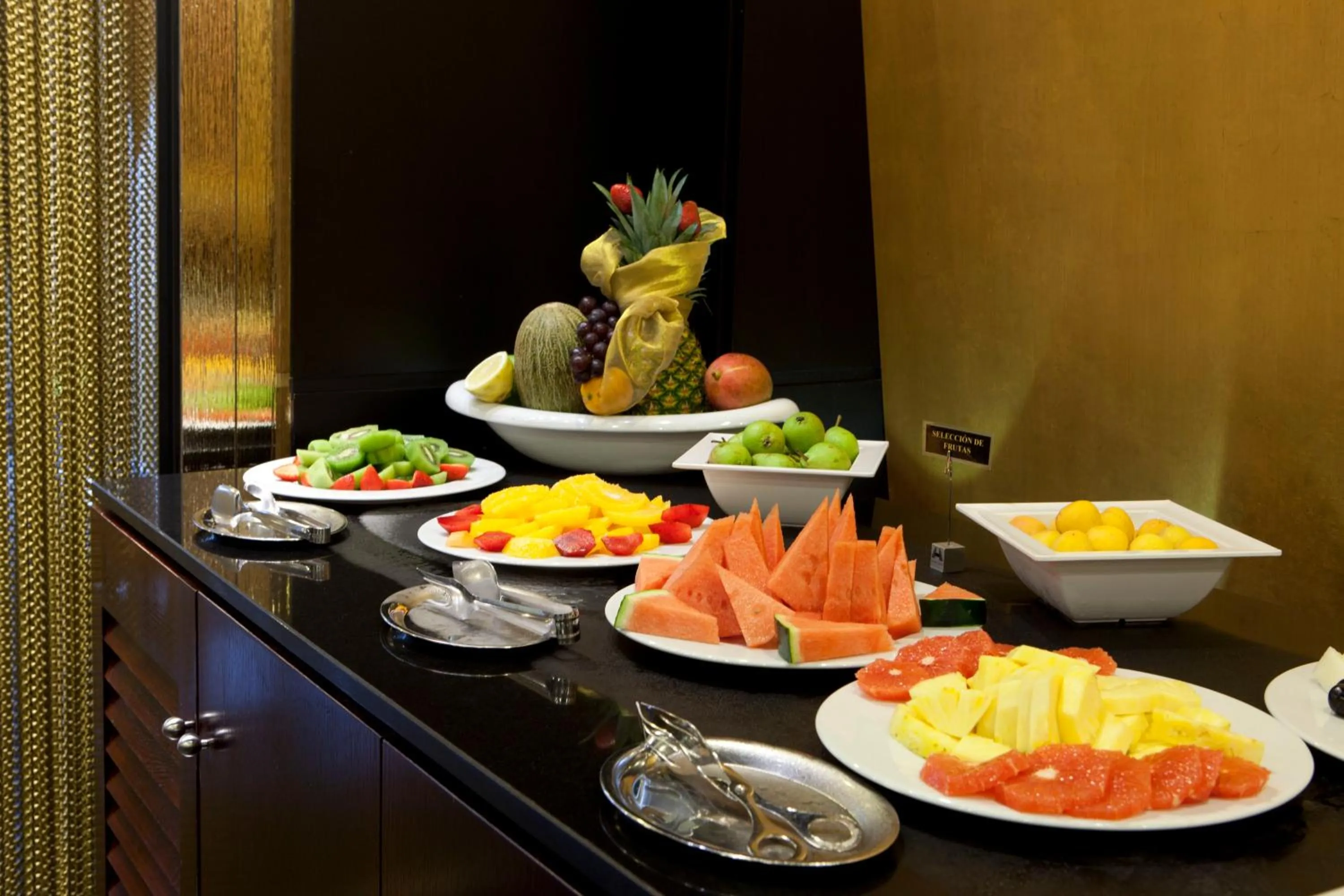 Restaurant/places to eat in Hotel Nelva