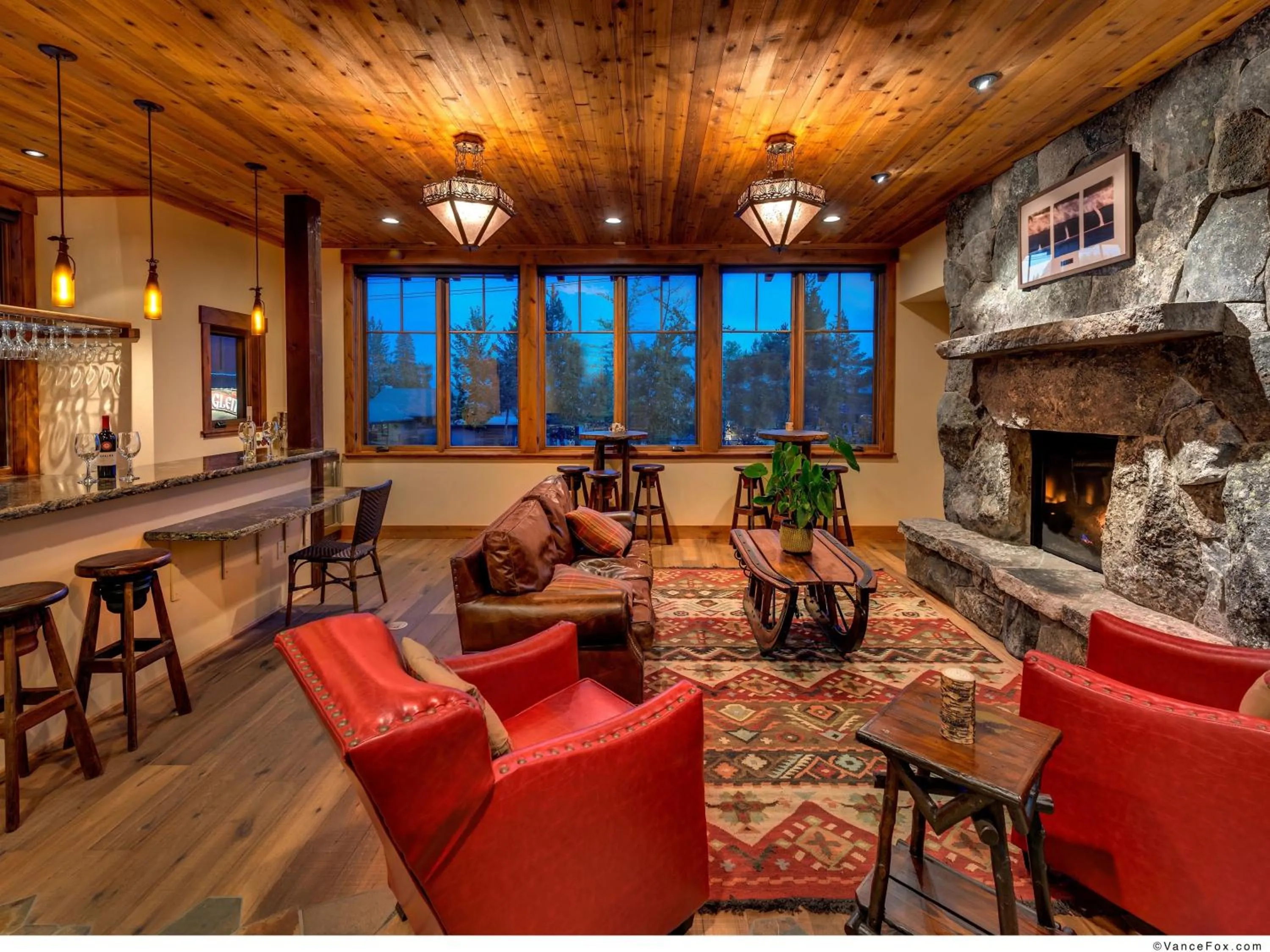 Living room in Cedar Glen Lodge