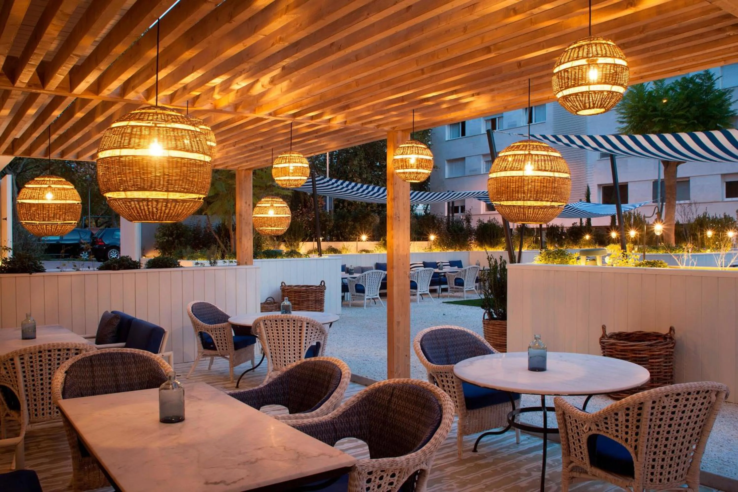 Restaurant/places to eat in AC Hotel Victoria Suites by Marriott