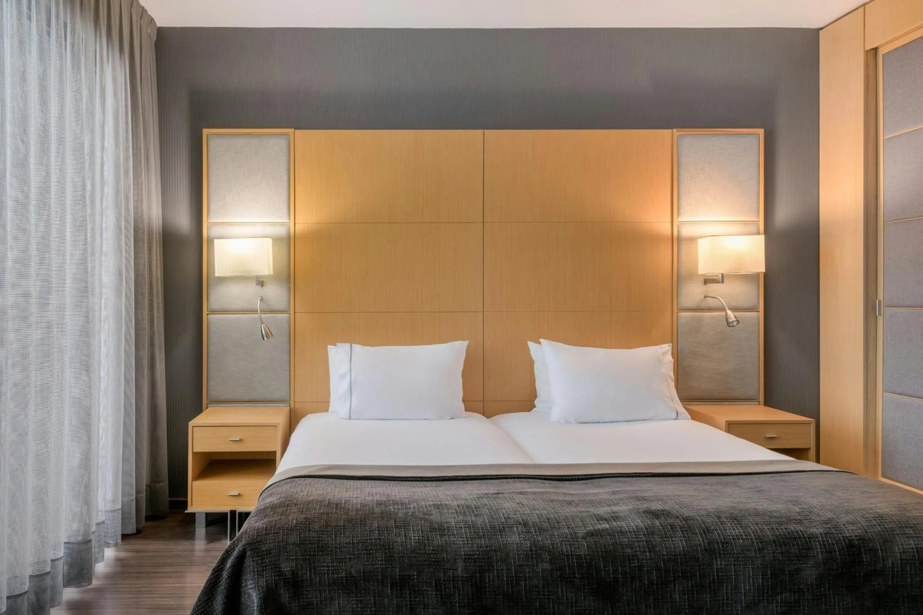 Photo of the whole room, Bed in AC Hotel Victoria Suites by Marriott