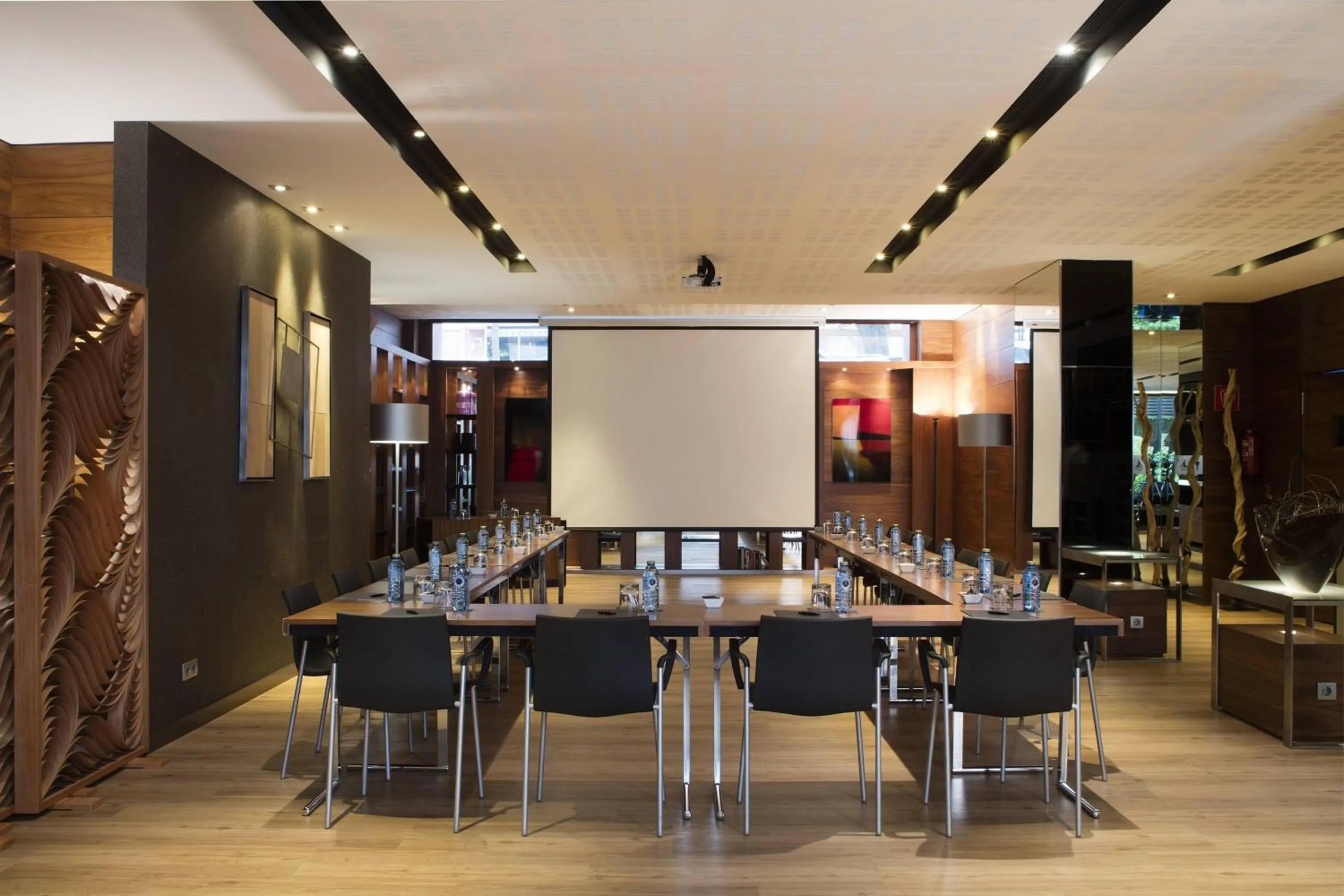 Meeting/conference room in AC Hotel Victoria Suites by Marriott