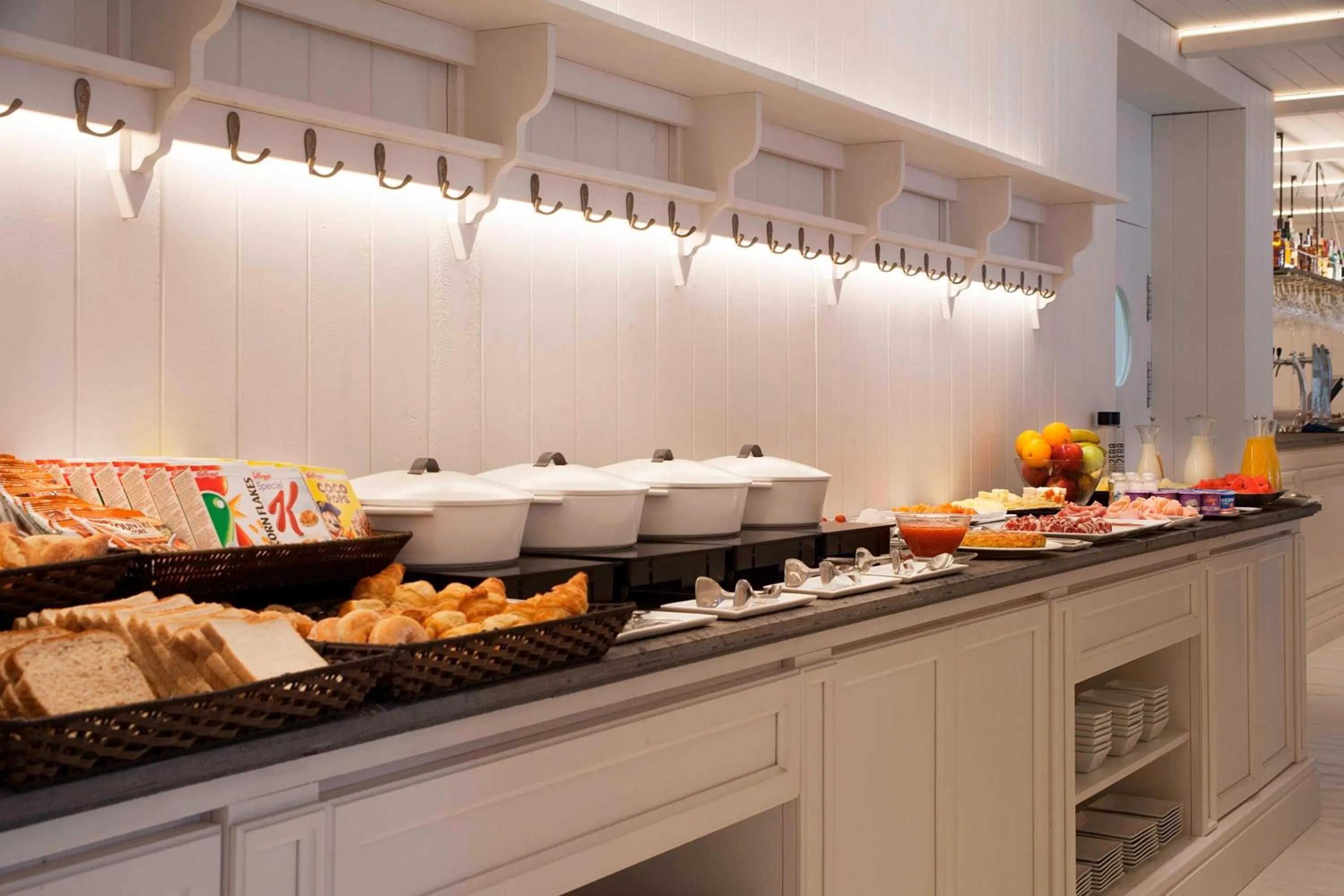 Breakfast in AC Hotel Victoria Suites by Marriott