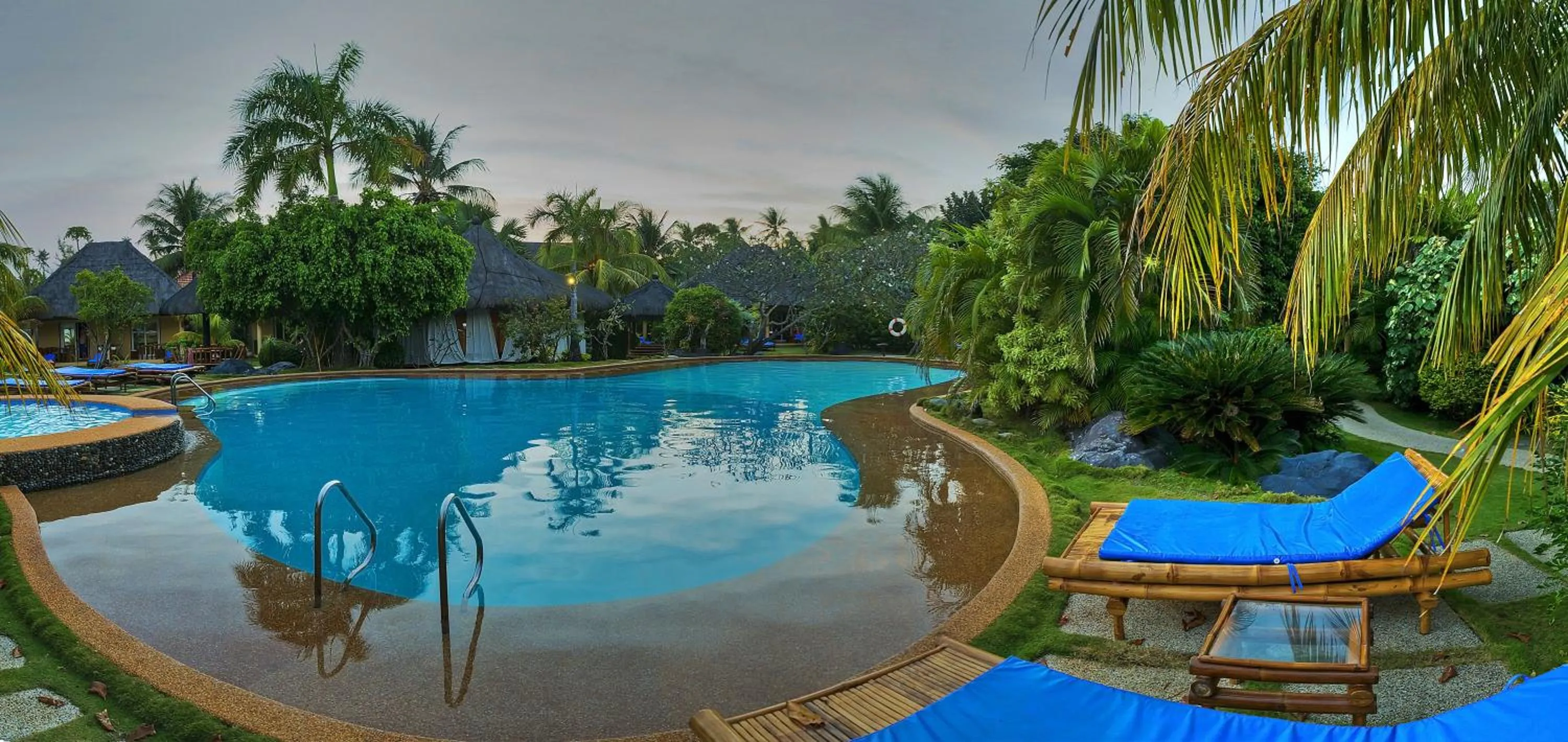 Swimming pool in Thalatta Resort