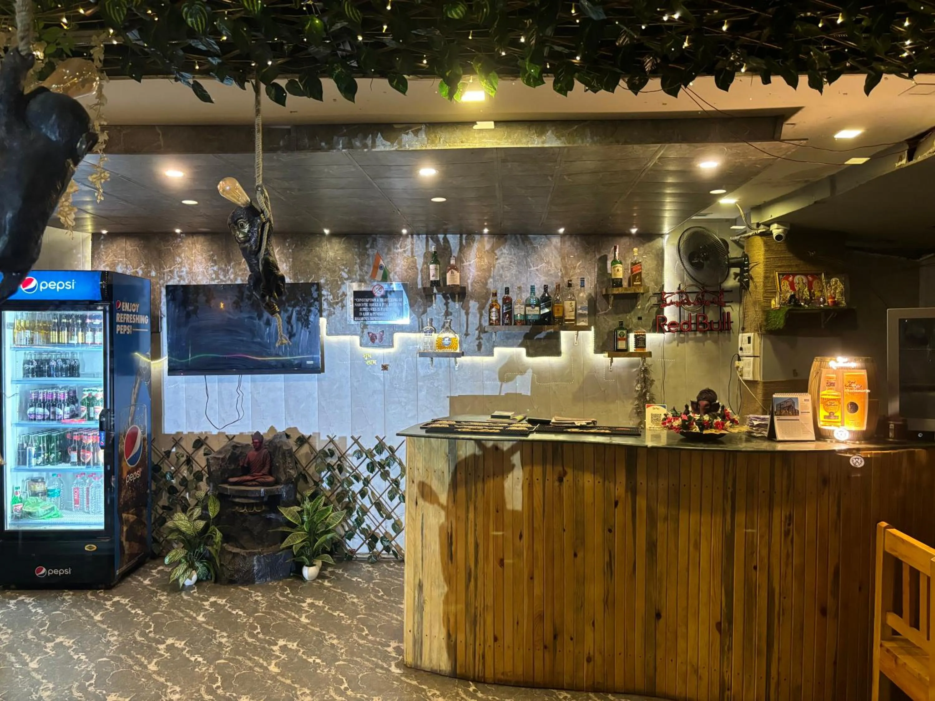 Restaurant/places to eat in Aariv Inn BAGA BEACH