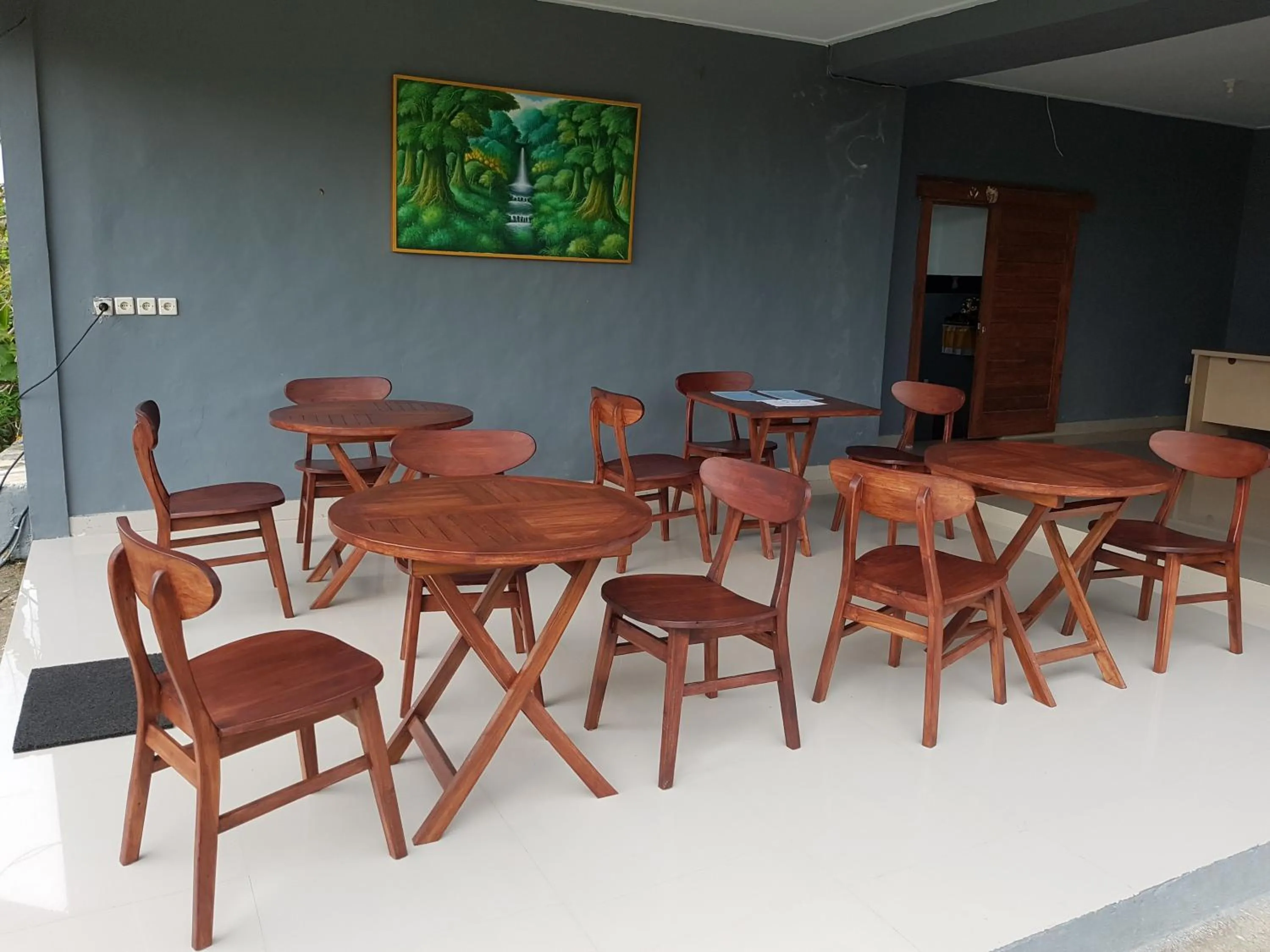 Restaurant/places to eat in Pini Sentana Village Nusa Penida